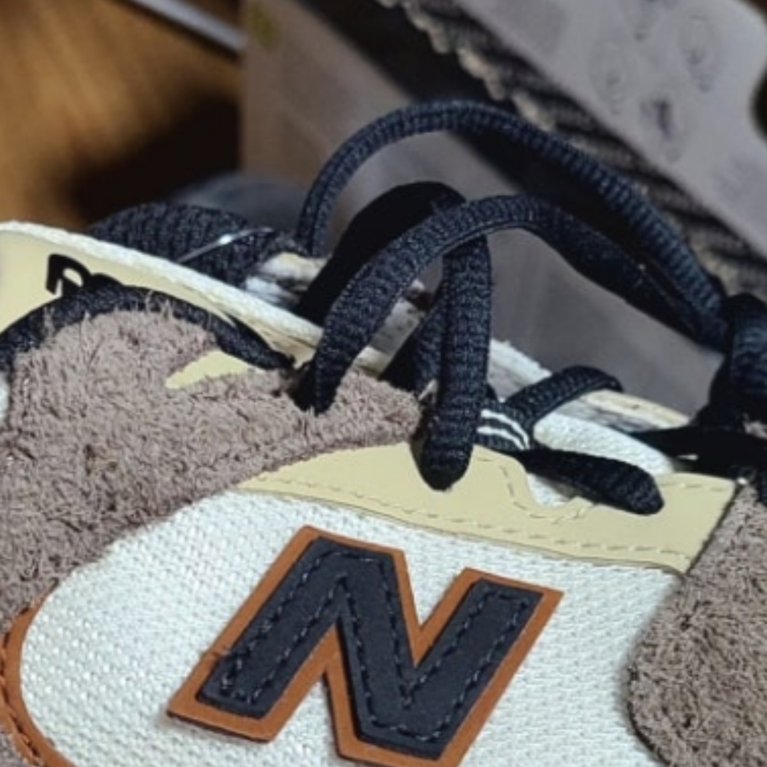 New Balance 530 Dark Mushroom Incense 착용 스타일 - 1
