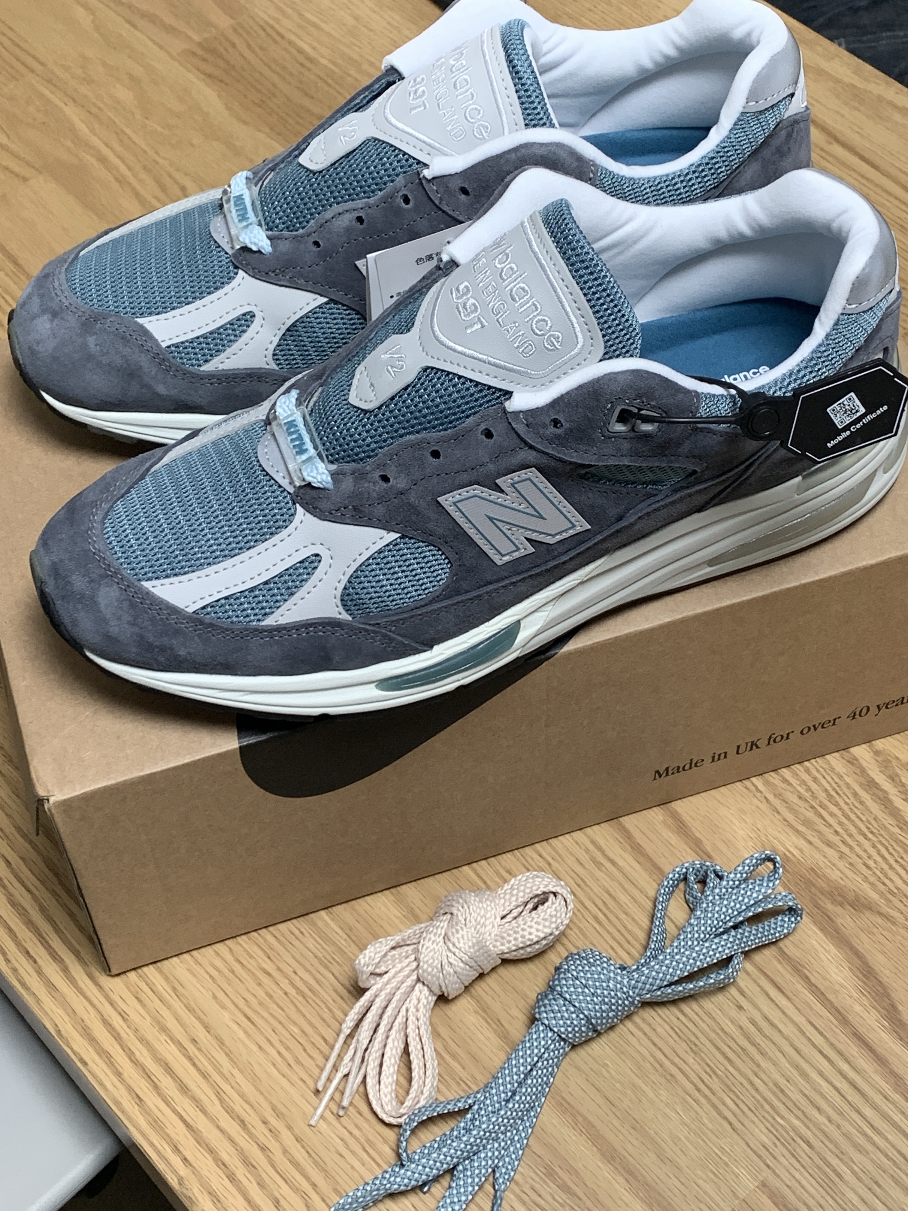 New Balance x Kith 991v2 Made in UK Steel Blue Grey 착용 스타일 - 2