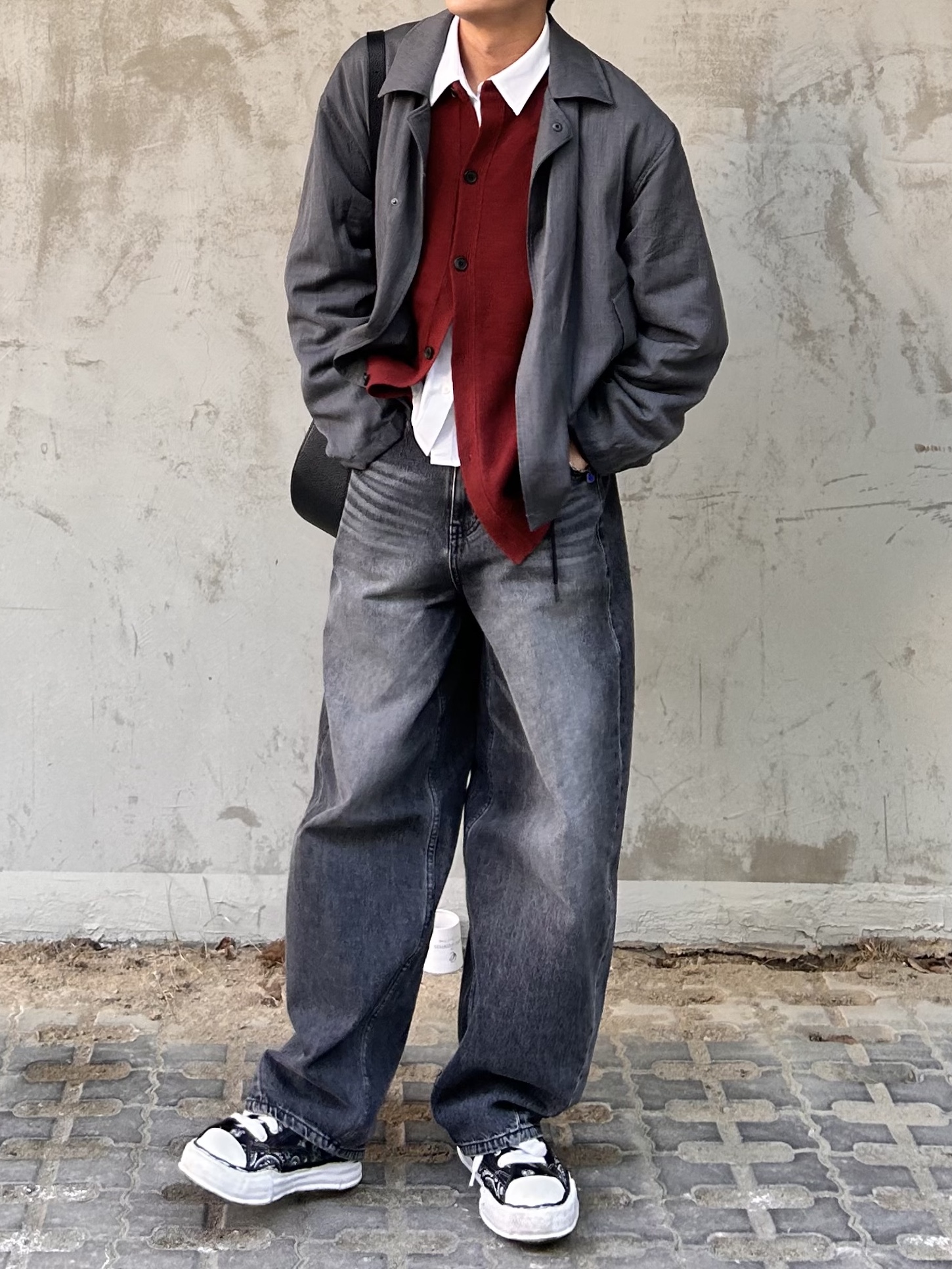 noun Wide Curved Denim Pants Black, Maison Mihara Yasuhiro Peterson OG Sole Canvas Bandana Low-top Sneakers Black 착용 스타일 - 1