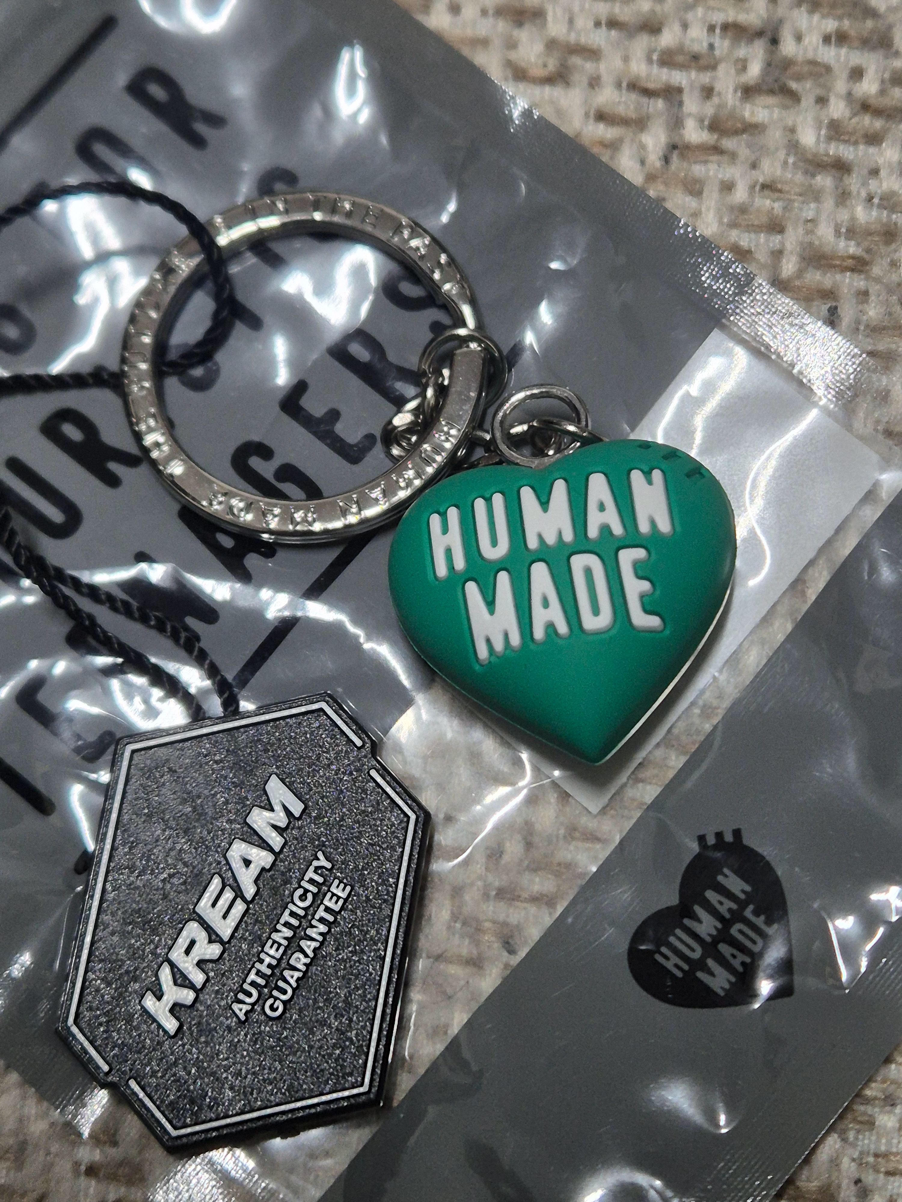 Human Made Heart Rubber Key Chain Green 착용 스타일