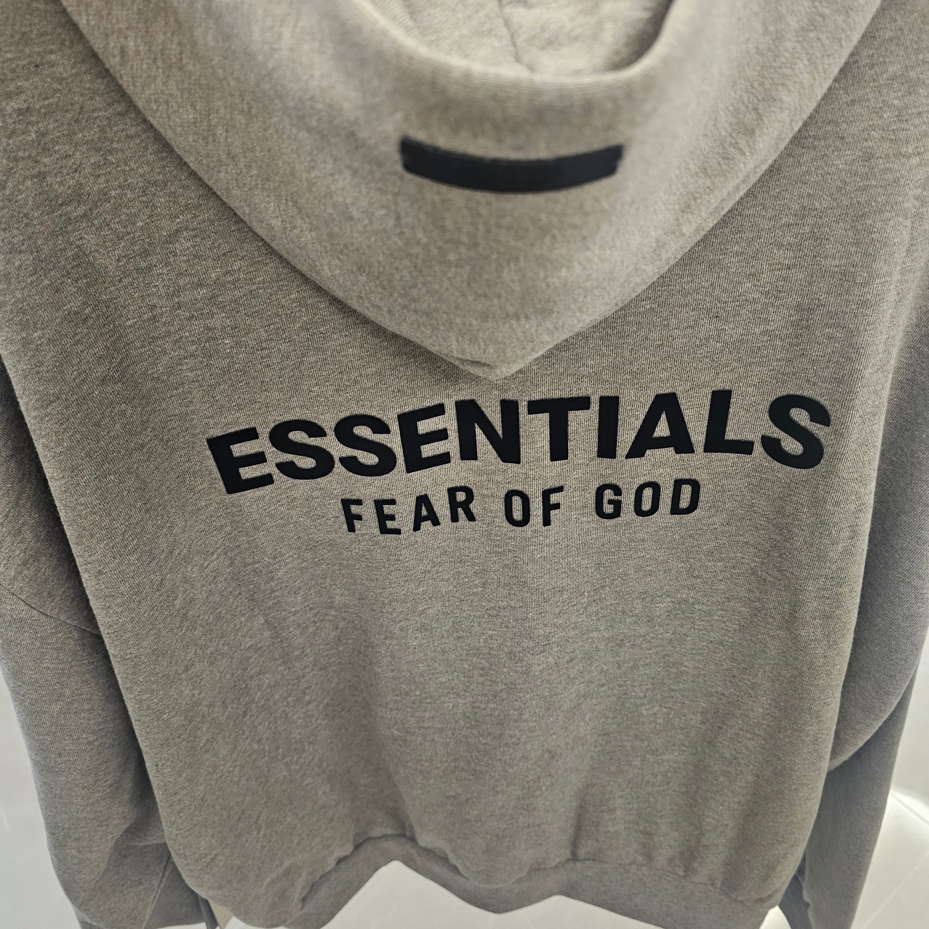 Essentials Fleece Hoodie Heather Grey - 24FW 착용 스타일