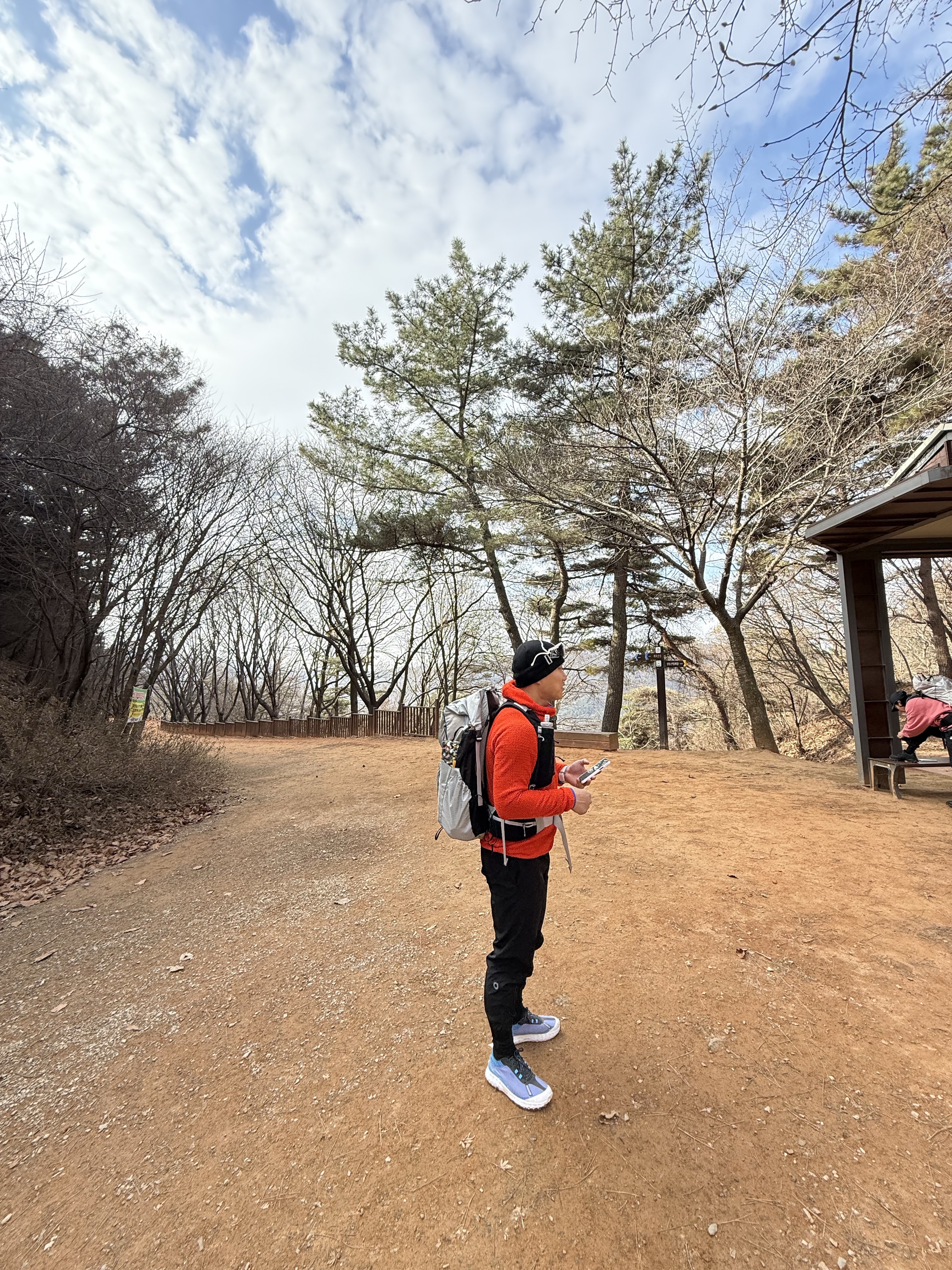 UVU Training Pants Black, Arc'teryx Atom LT Hoody Ignite 착용 스타일 - 6
