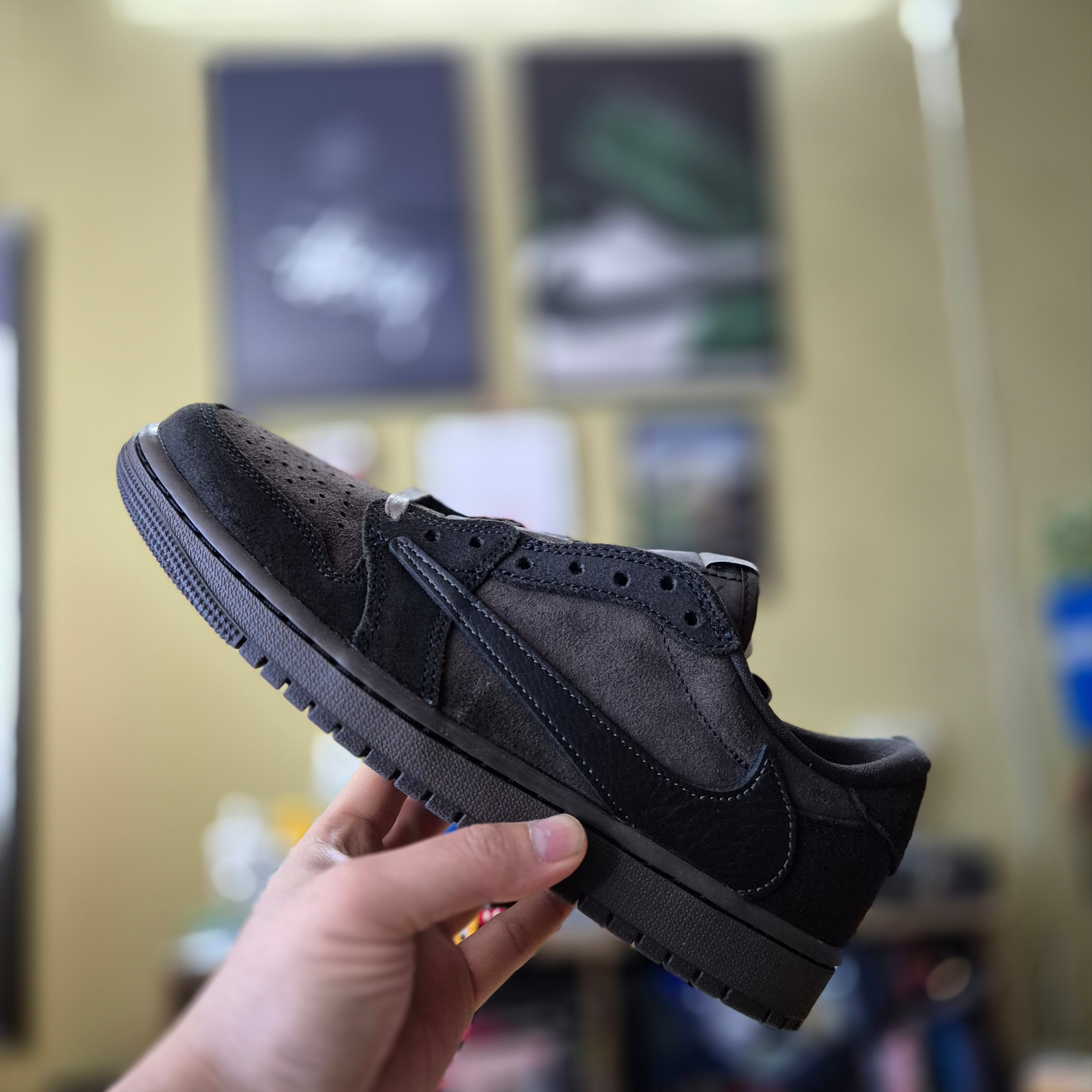 Jordan 1 x Travis Scott Retro Low OG SP Velvet Brown and Dark Mocha 착용 스타일