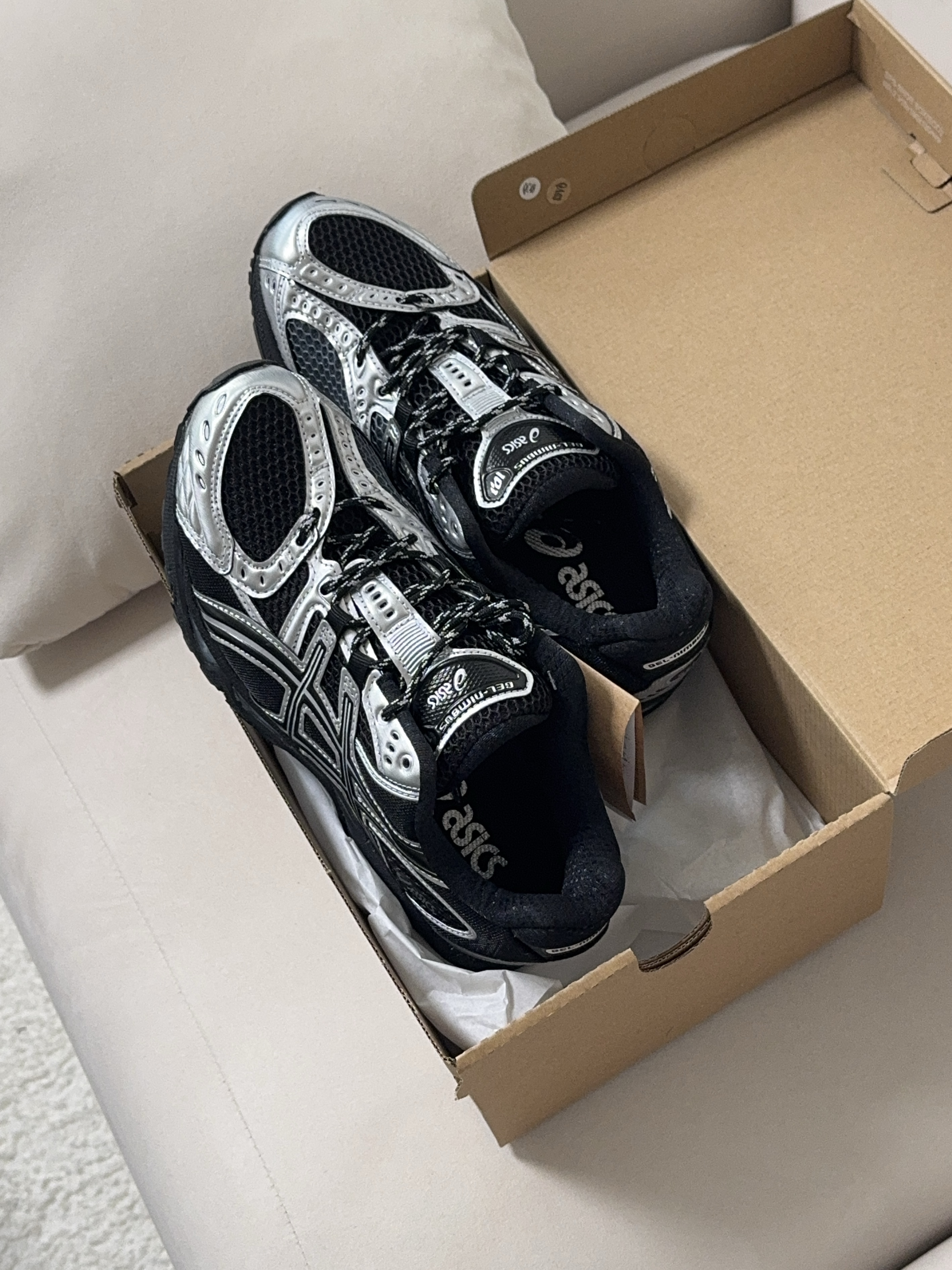 Asics Gel-Nimbus 10.1 Black Pure Silver - Korea Exclusive 착용 스타일 - 1
