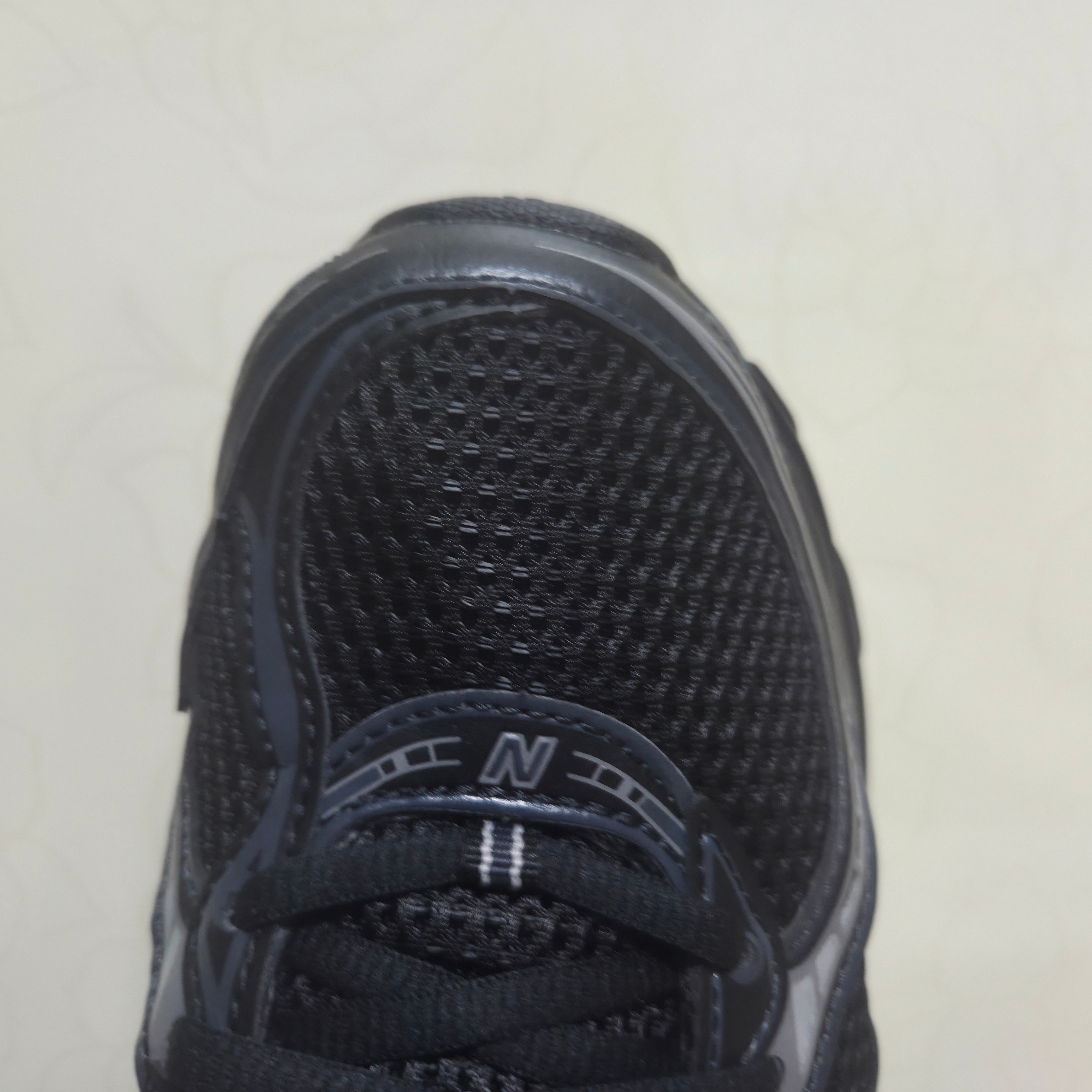 New Balance 740v2 Black Silver Metallic 착용 스타일 - 3