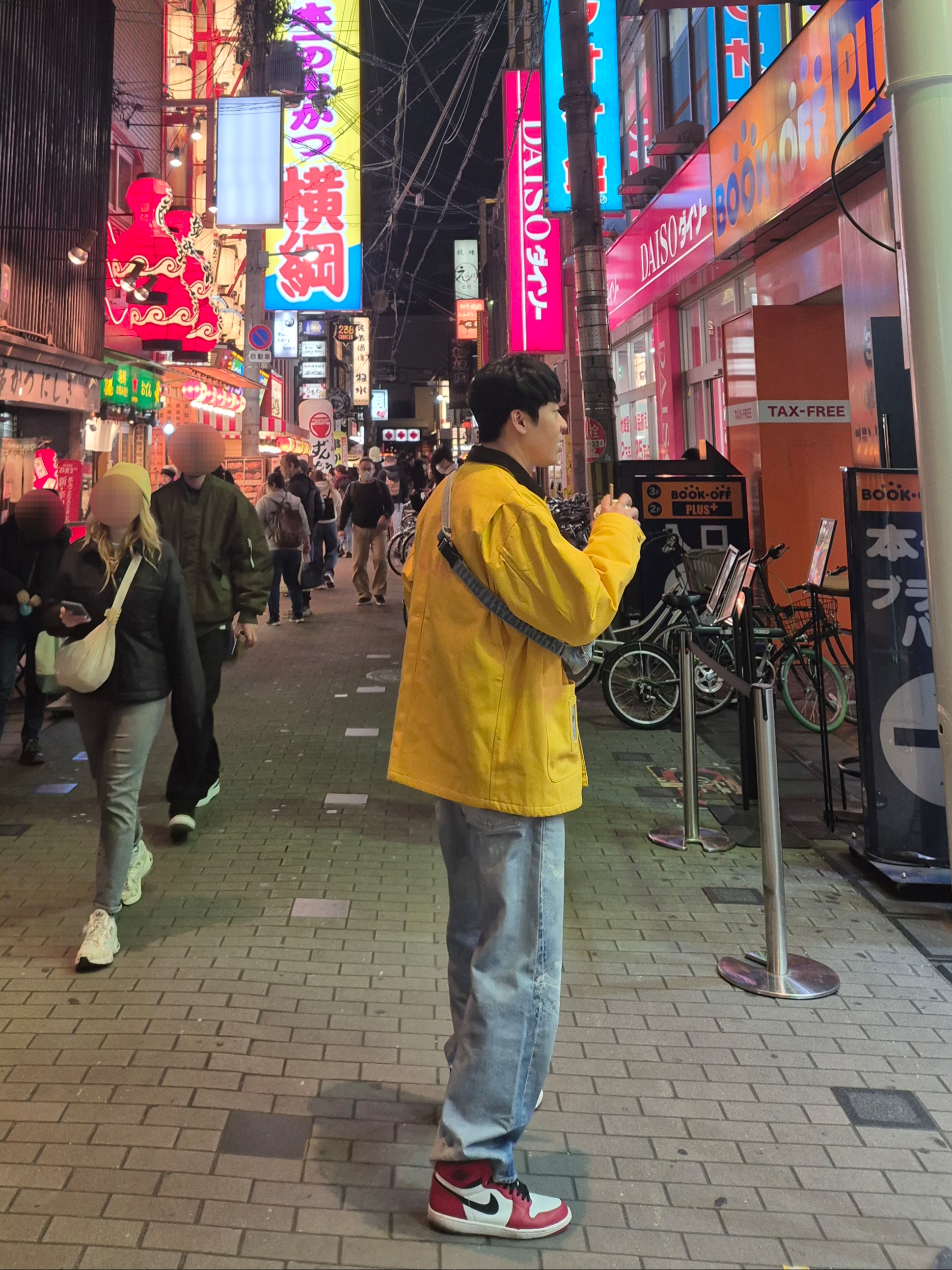 Our Legacy Third Cut Digital Denim Print, Carhartt WIP x IAB Studio OG Chore Coat Yellow 착용 스타일 - 5