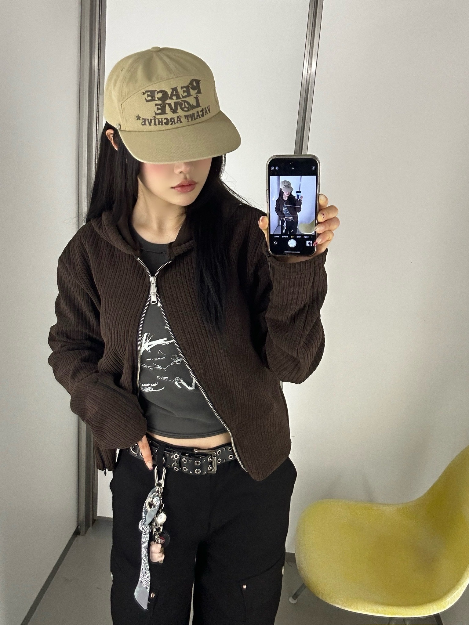 Vacant Archive Moro Ribbed Hood Zip-Up Beige, Vacant Archive Moro Ribbed Hood Zip-Up Black 착용 스타일