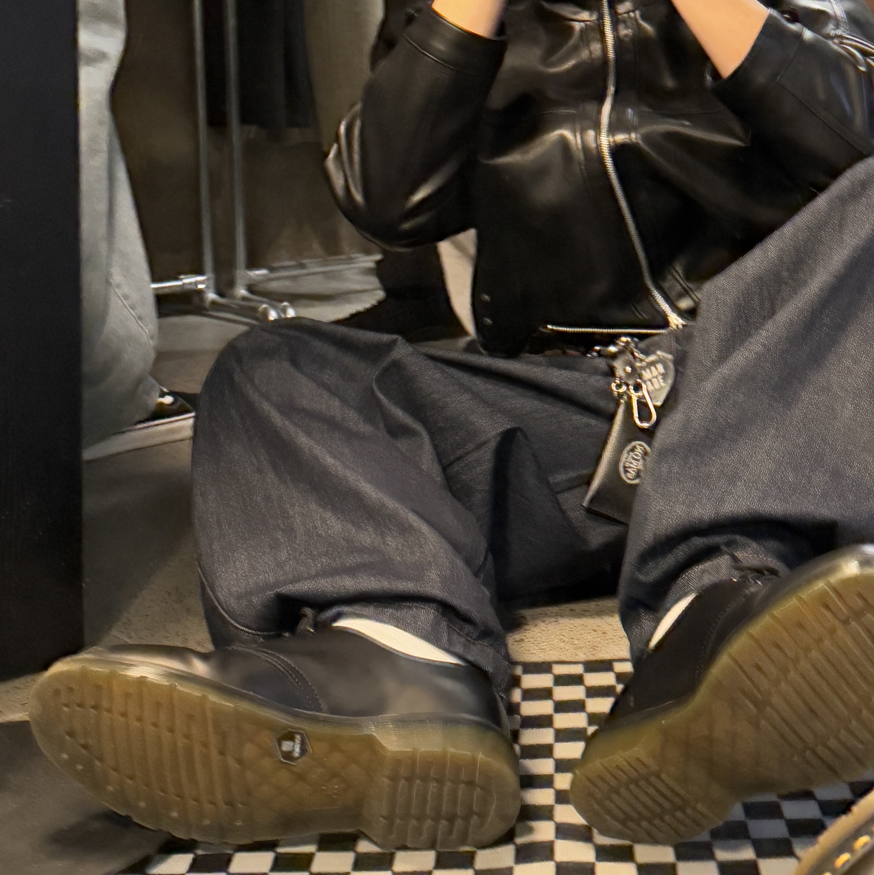 Dr. Martens 1461 Smooth Black 착용 스타일 - 2