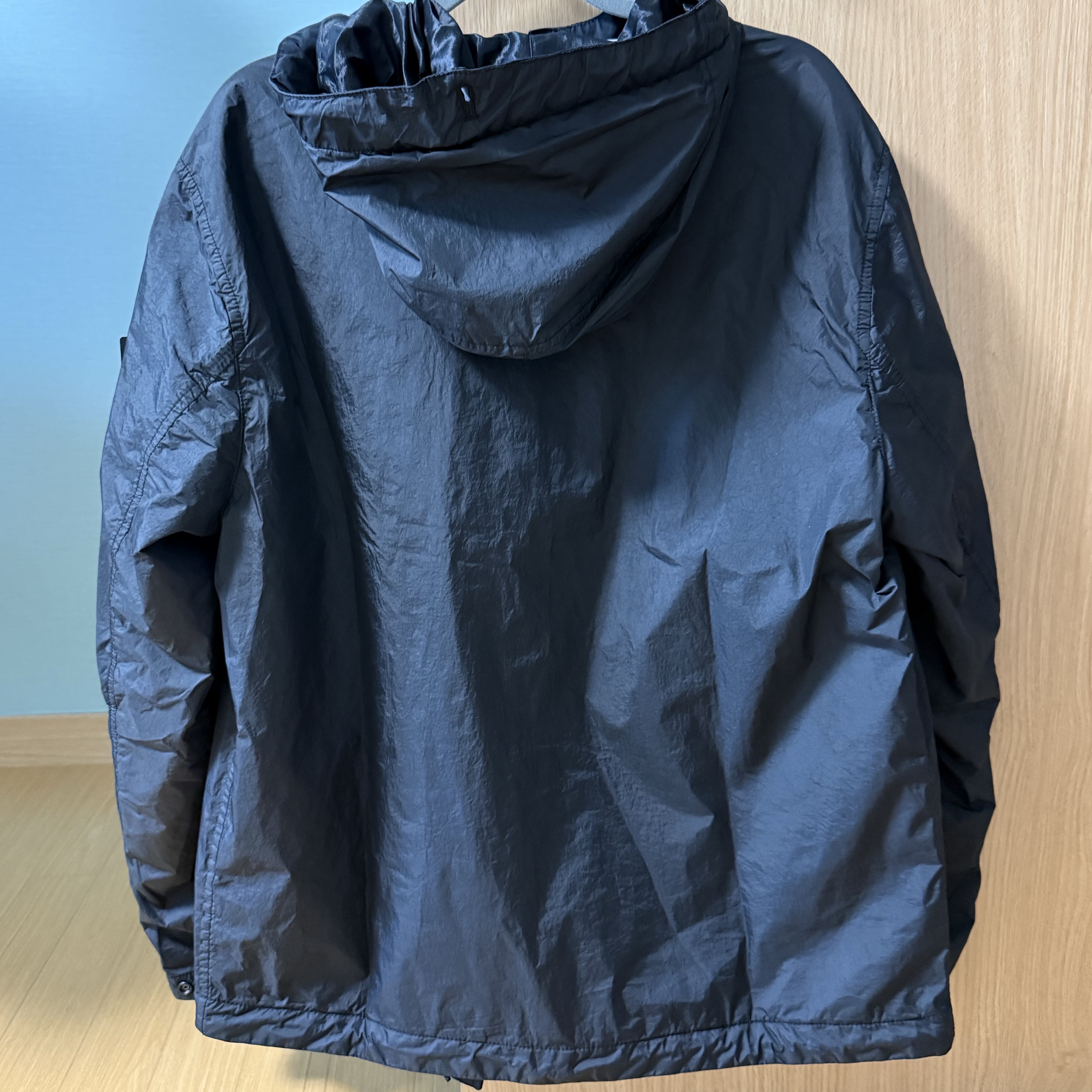 Stone Island S0A23 Crinkle Reps R-NY Wind Resistant Anti-Drop Hooded Jacket - 25SS 착용 스타일 - 3