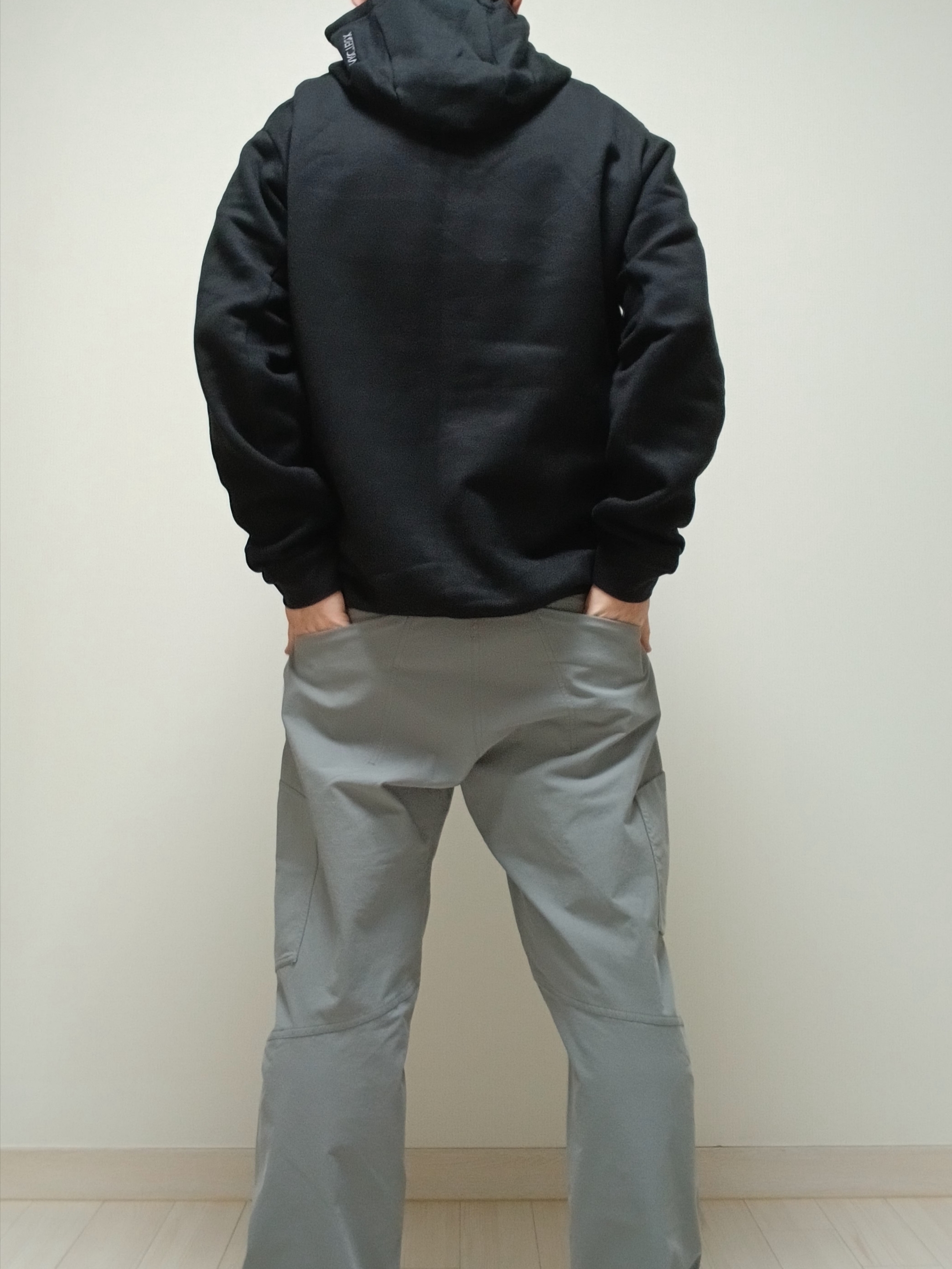 Arc'teryx Bird Word Cap 24K Black, Arc'teryx Emblem Fleece Hoody Black 착용 스타일 - 10