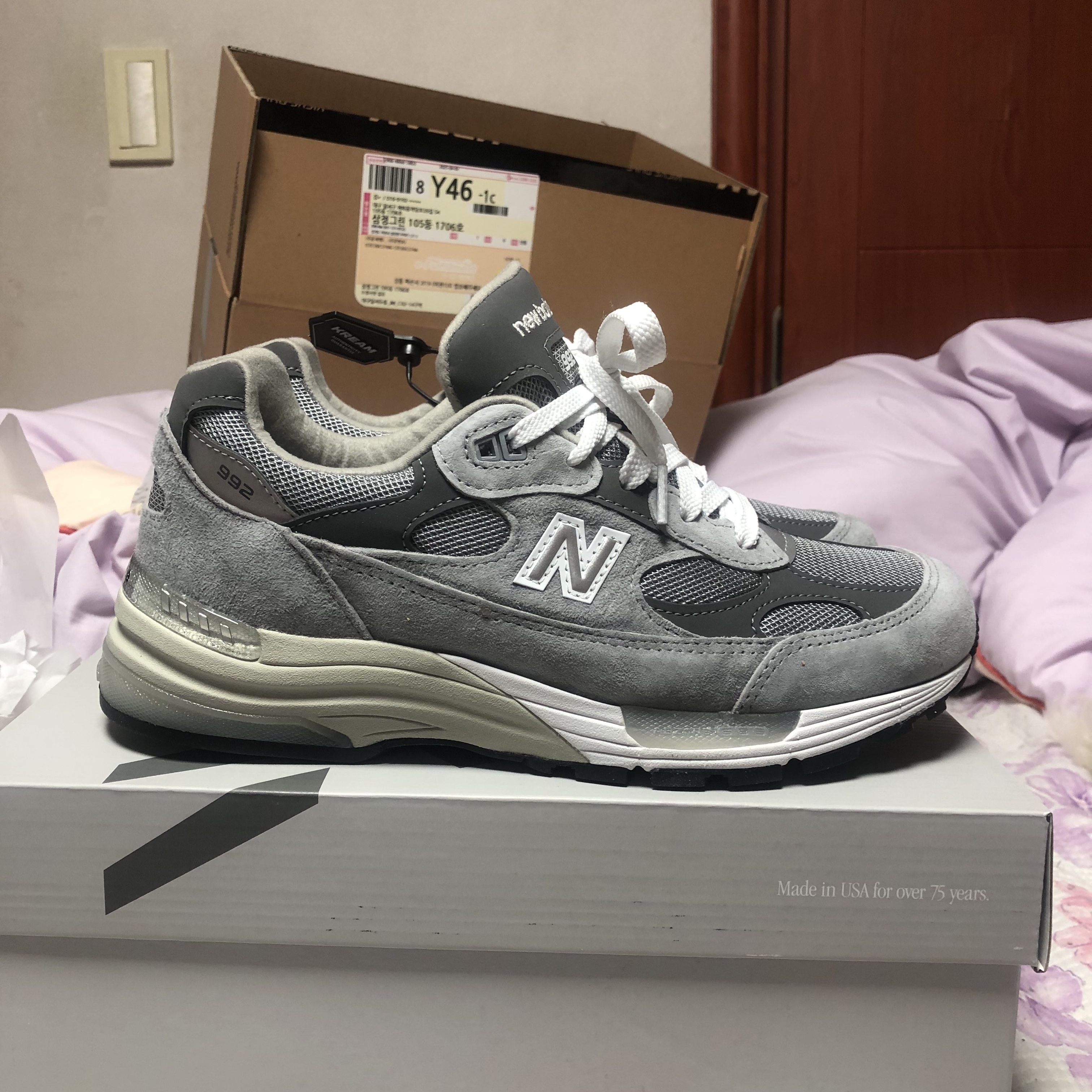 New Balance 992 Made in USA Core Grey Silver Metallic 착용 스타일
