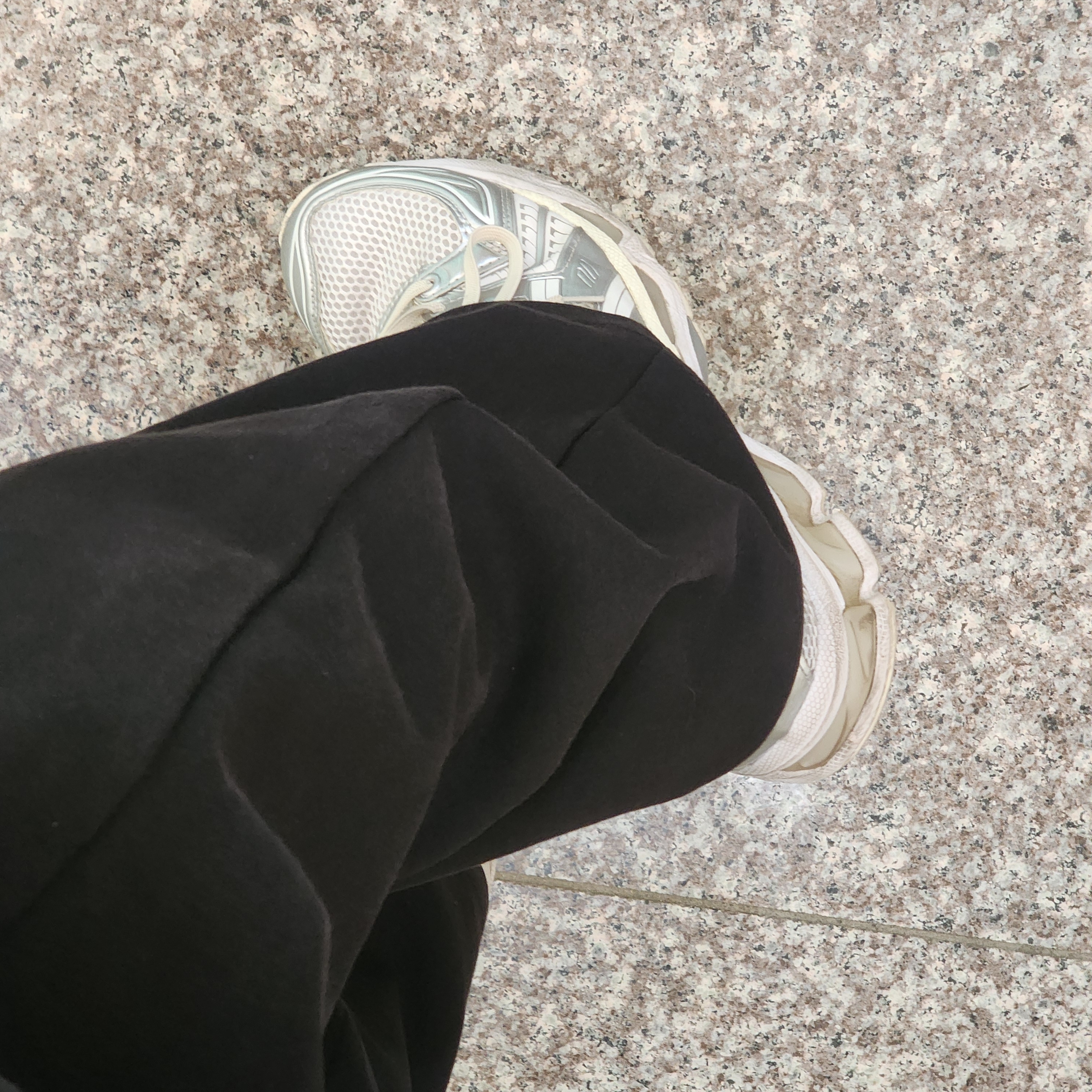 Asics x JJJJound Gel-Kayano 14 Silver White 착용 스타일