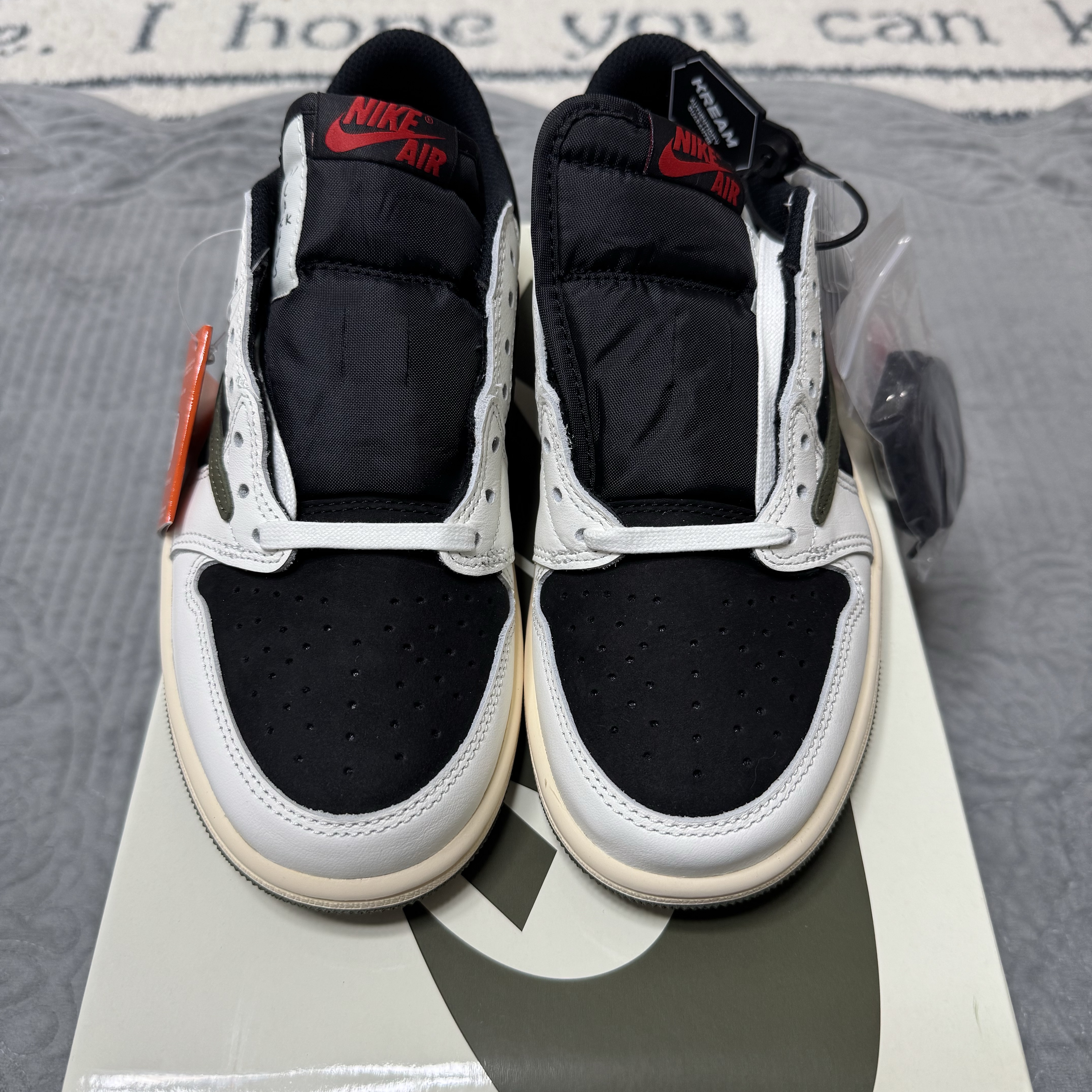 (W) Jordan 1 x Travis Scott Retro Low OG SP Medium Olive 착용 스타일 - 2