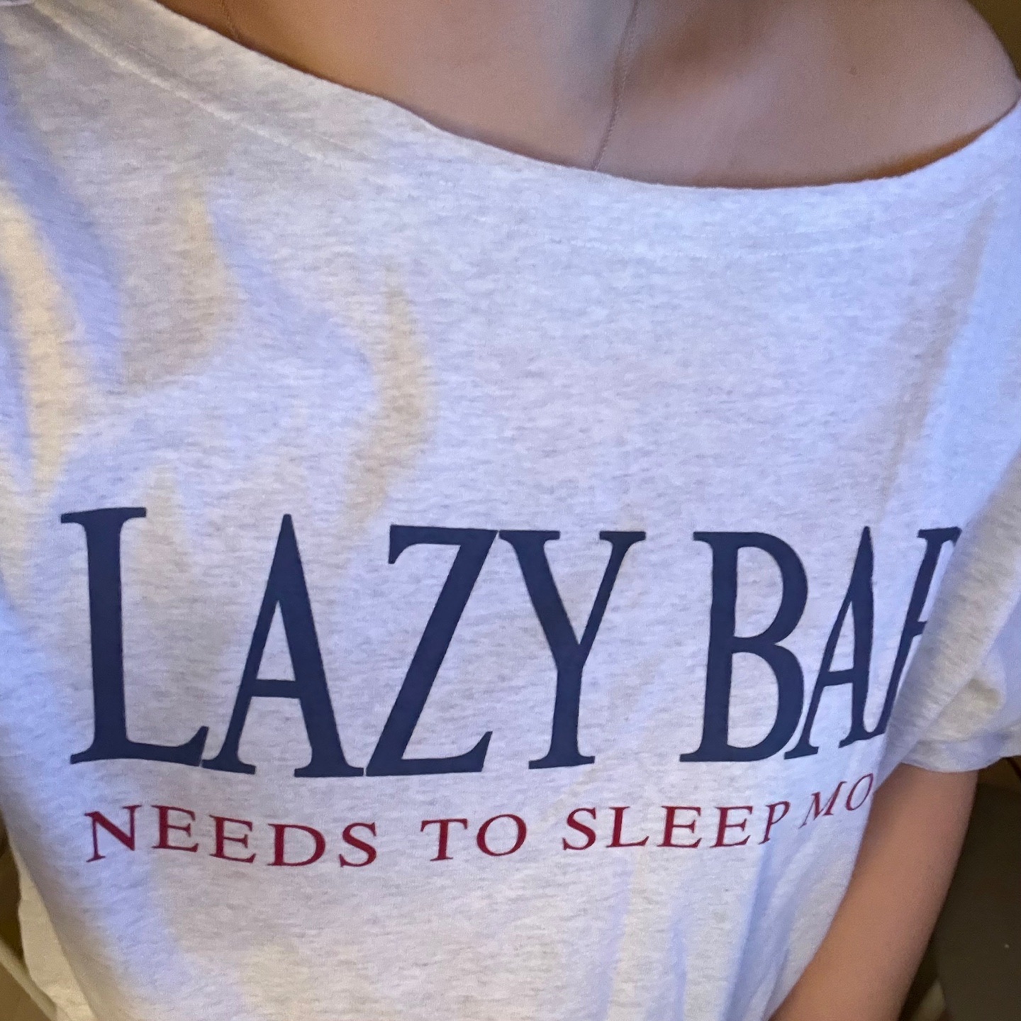 LAZYZ Lazy Baby Off shoulder T Shirt Light Melange 착용 스타일