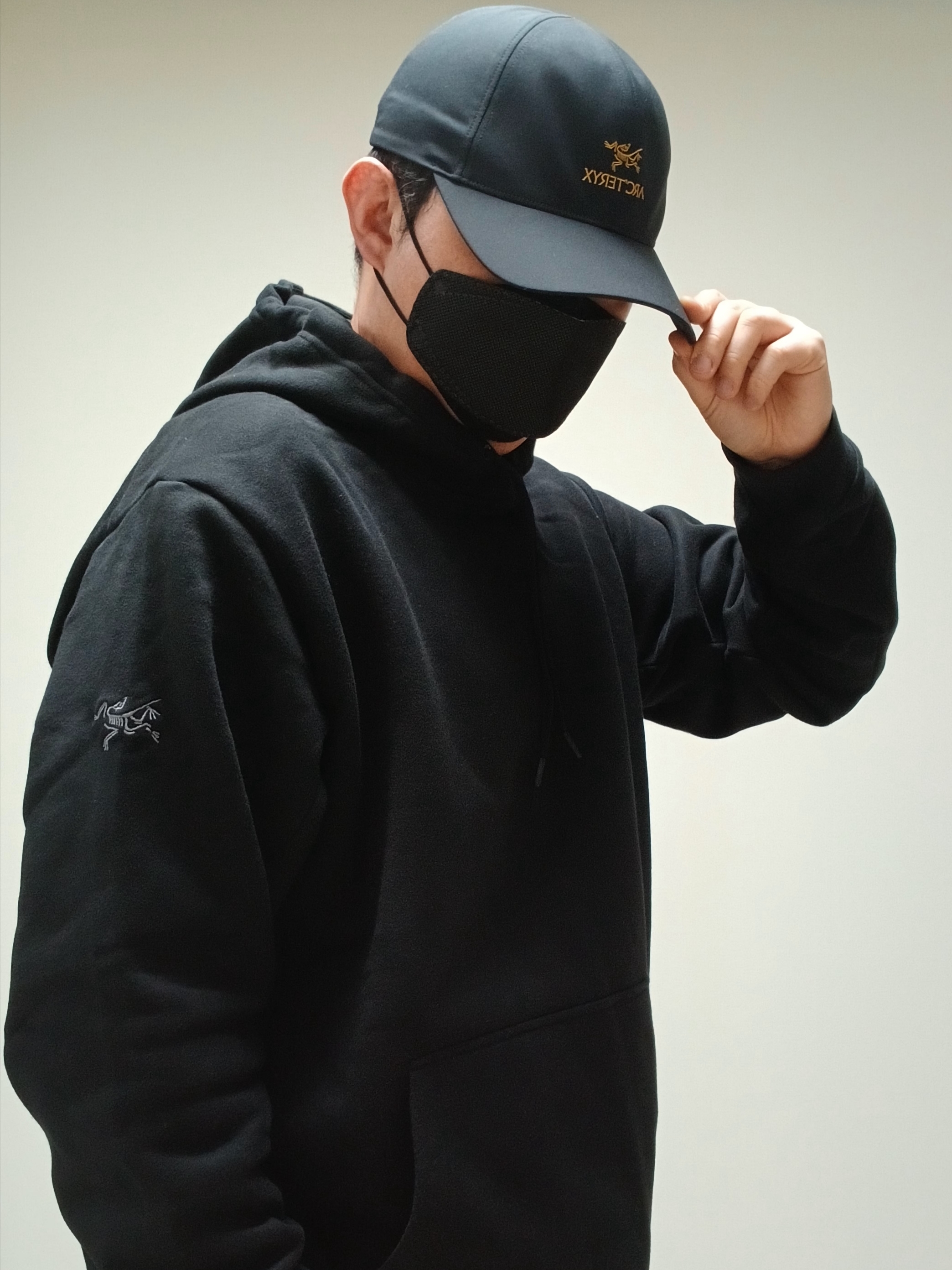 Arc'teryx Bird Word Cap 24K Black, Arc'teryx Small Bird Cap Black 착용 스타일 - 10