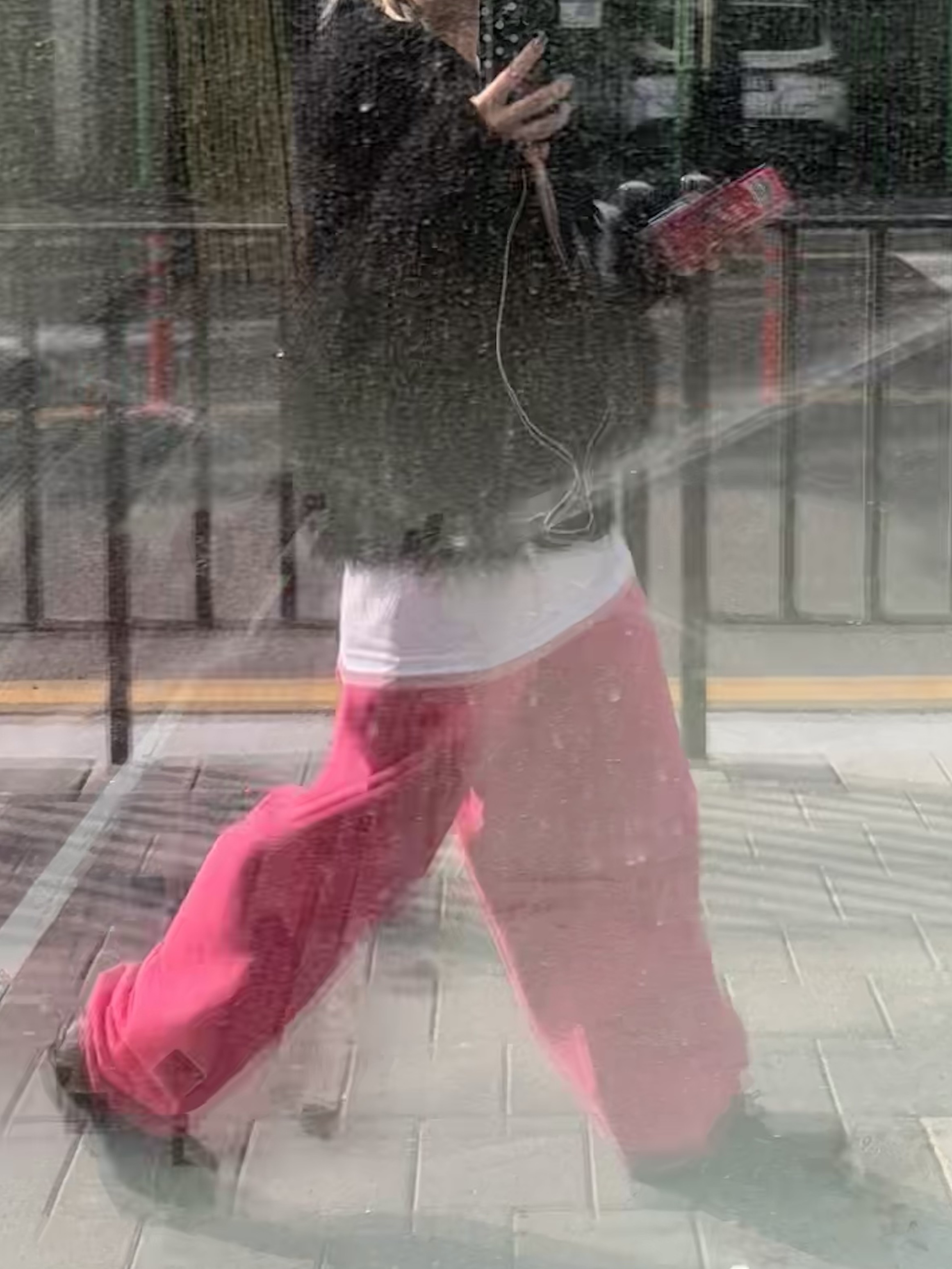 Supreme x Aphex Twin Windowlicker T-Shirt White - 25SS, Supreme Small Box Sweatpant Magenta - 25SS 착용 스타일 - 2