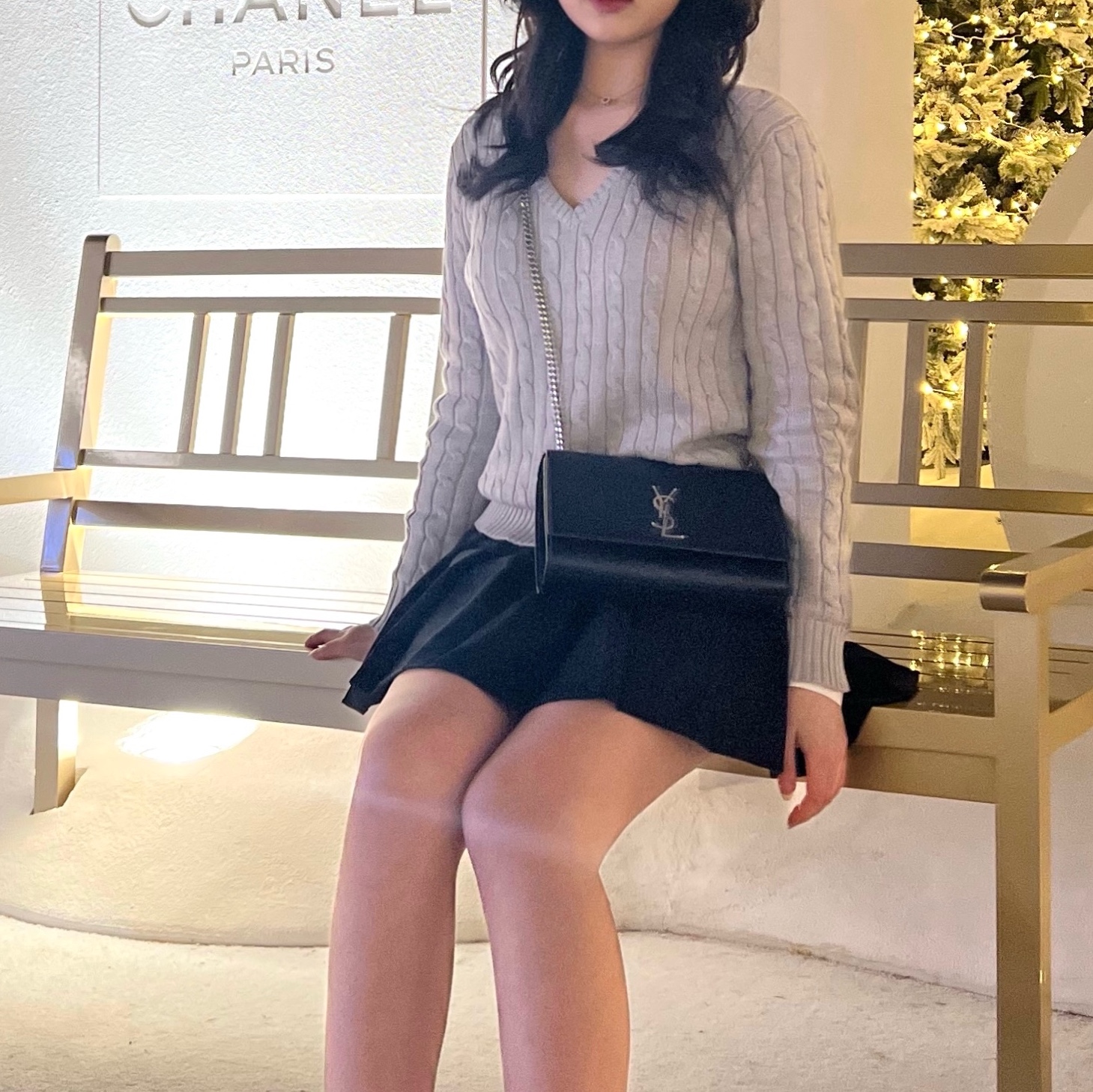 [30%적립] Polo Ralph Lauren Women Cable Knit Cotton V-Neck Sweater Hunter Navy, Saint Laurent Kate Small Chain Bag In Grain de Poudre Leather Black 착용 스타일