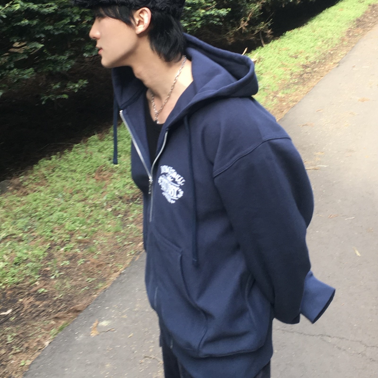 Stussy Worldwide Zip Hoodie Navy 착용 스타일 - 5