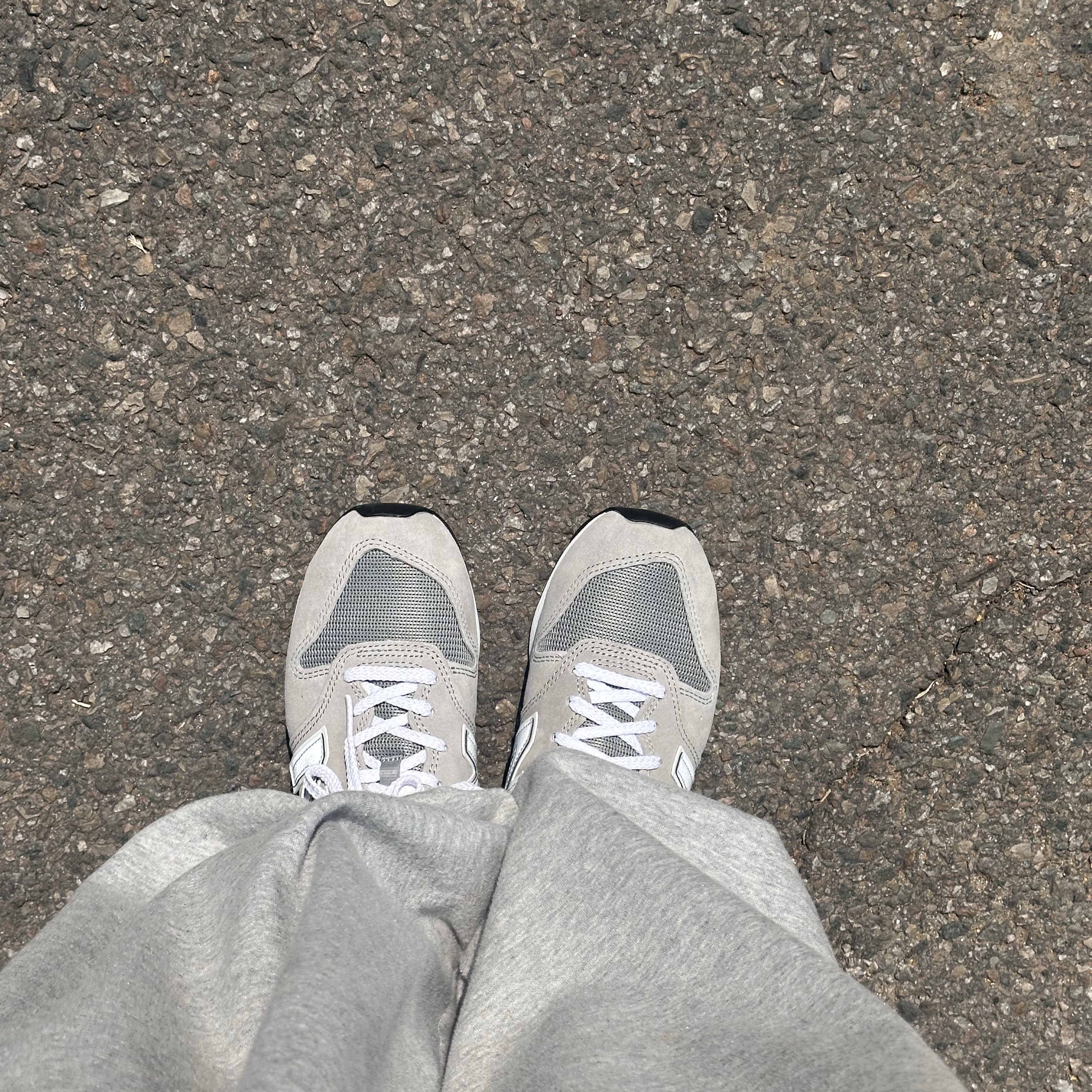 New Balance 996 Grey 착용 스타일