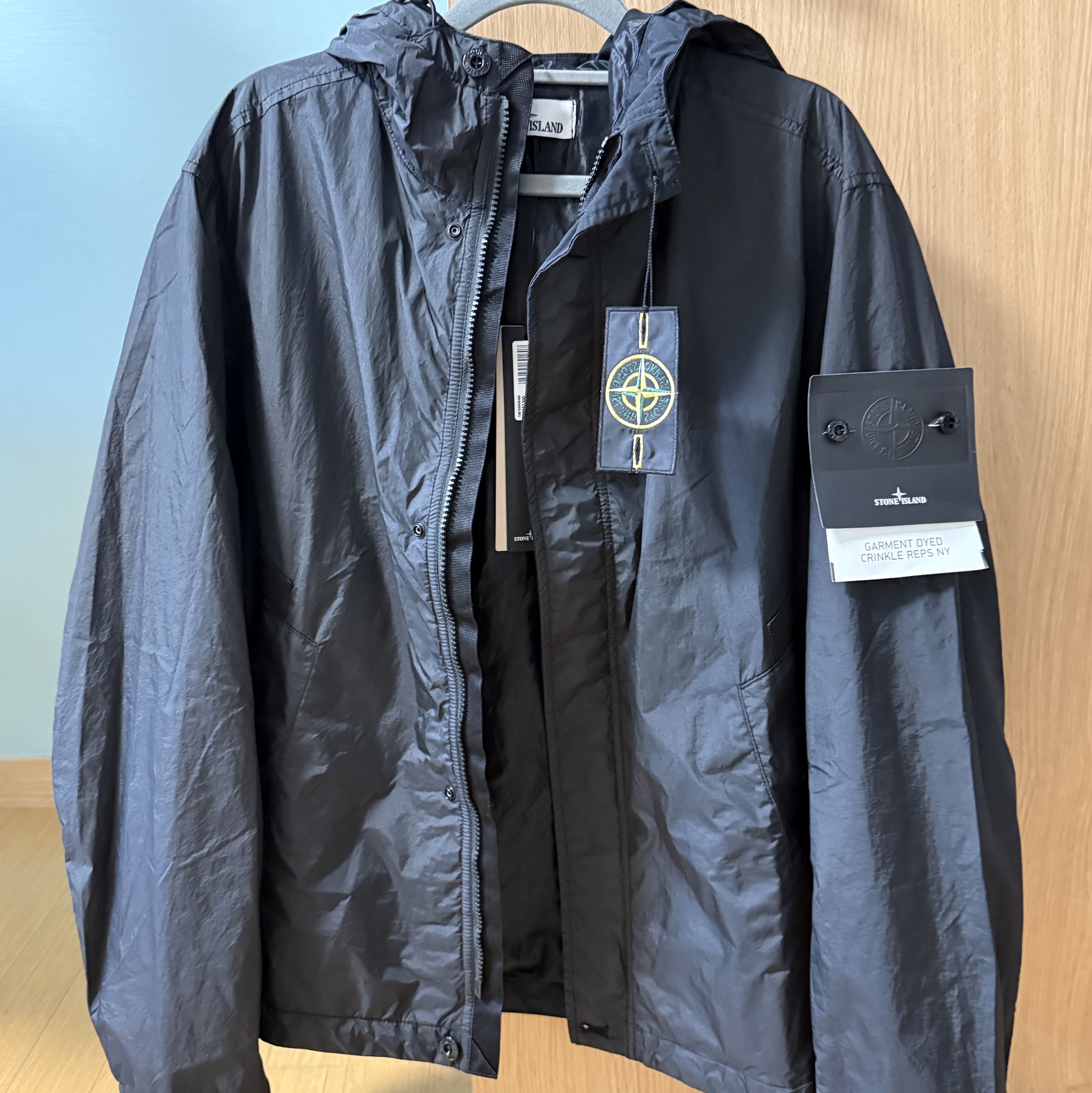 Stone Island S0A23 Crinkle Reps R-NY Wind Resistant Anti-Drop Hooded Jacket - 25SS 착용 스타일 - 2