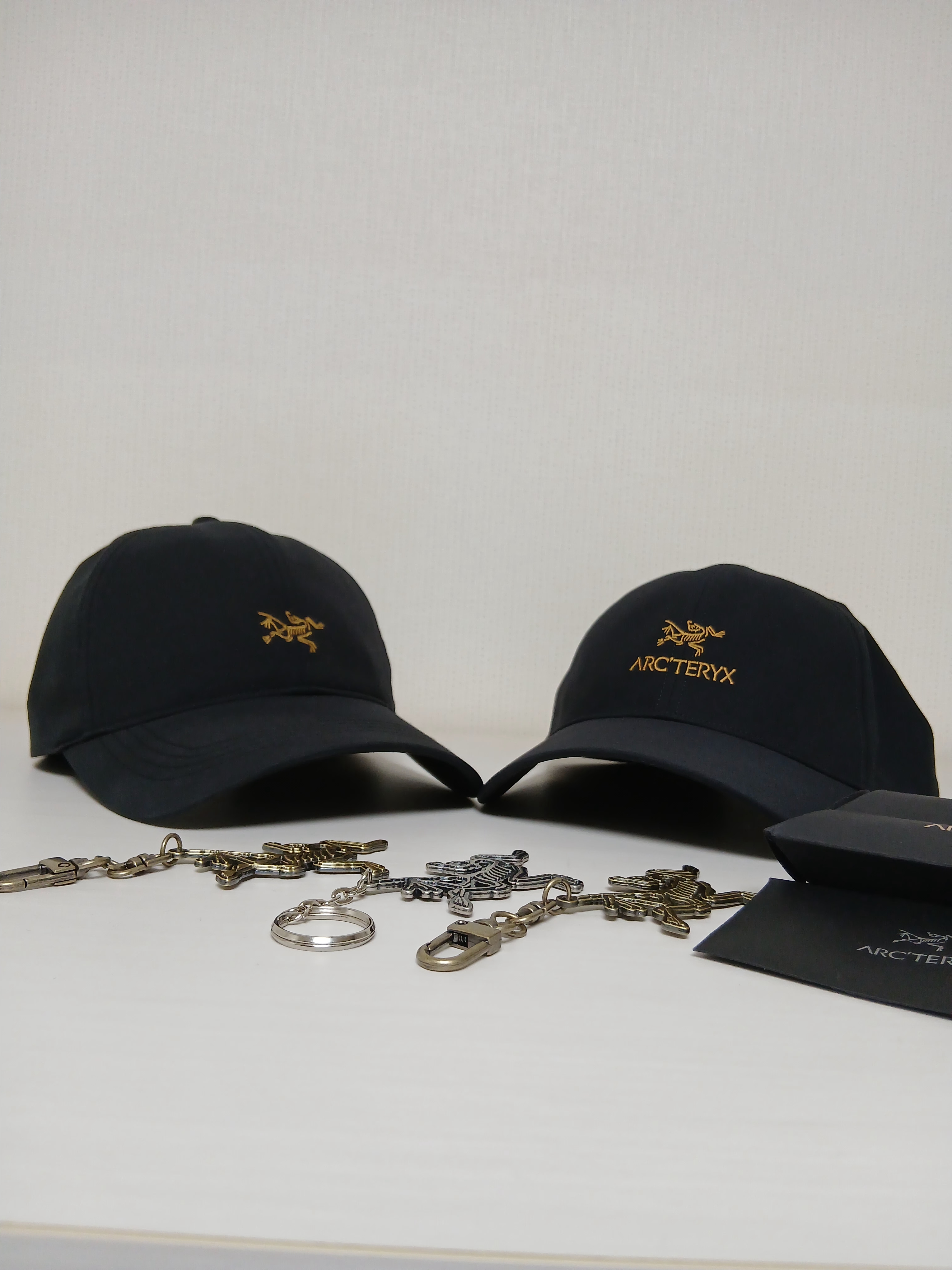 Arc'teryx Bird Word Cap 24K Black, Arc'teryx Small Bird Cap Black 착용 스타일 - 2