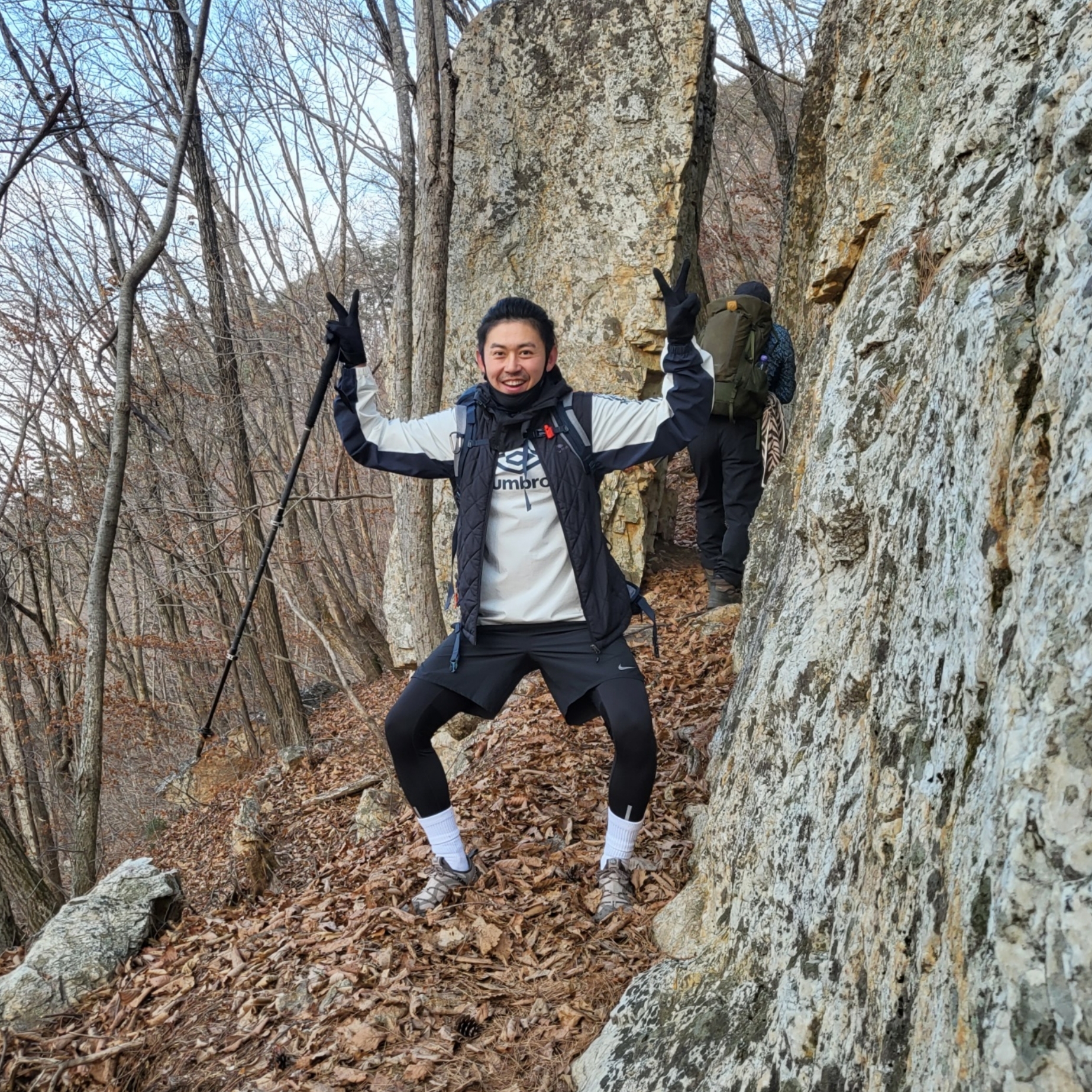 Nike ACG Mountain Fly Low Ironstone 착용 스타일