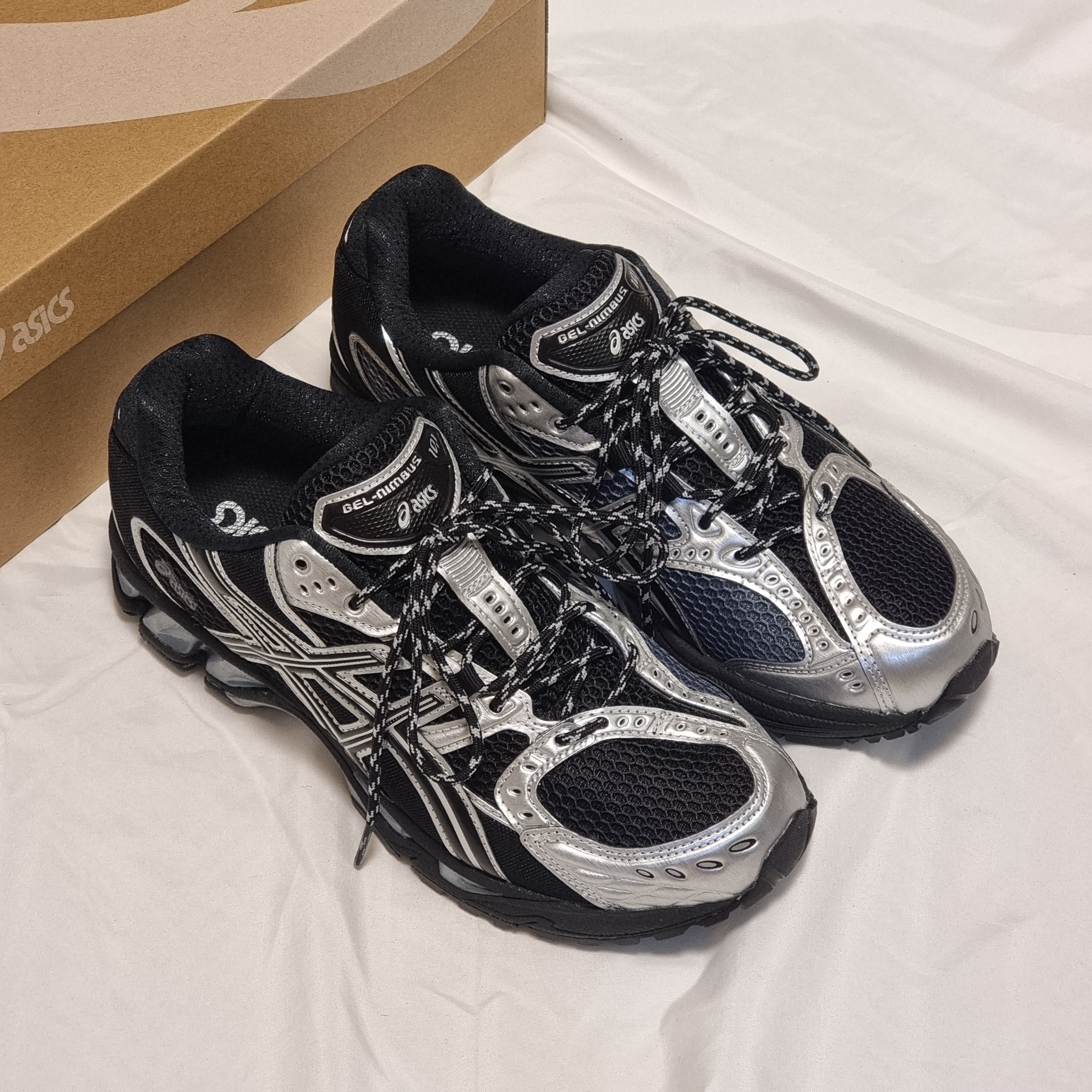 Asics Gel-Nimbus 10.1 Black Pure Silver - Korea Exclusive 착용 스타일