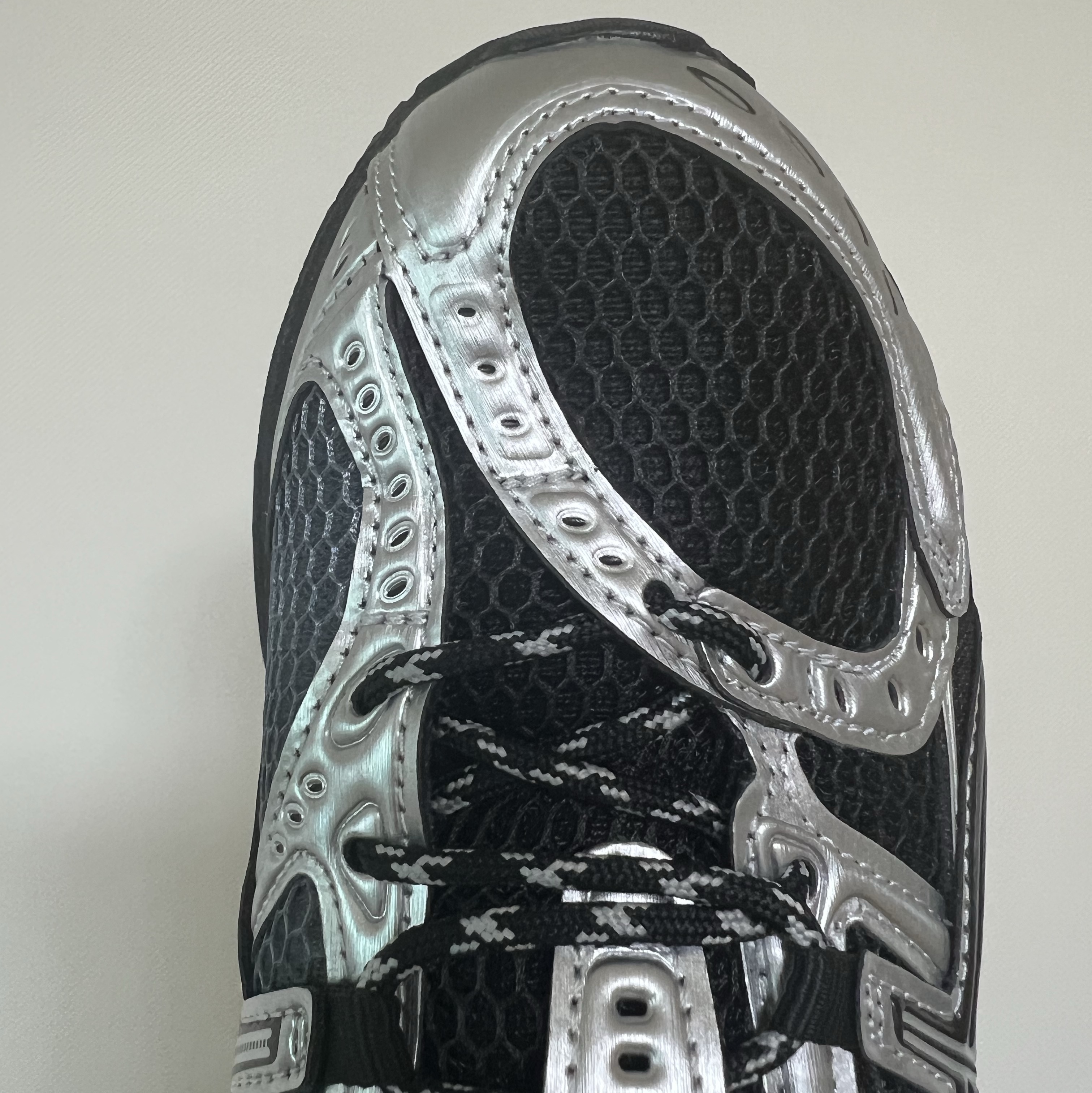 Asics Gel-Nimbus 10.1 Black Pure Silver - Korea Exclusive 착용 스타일 - 4