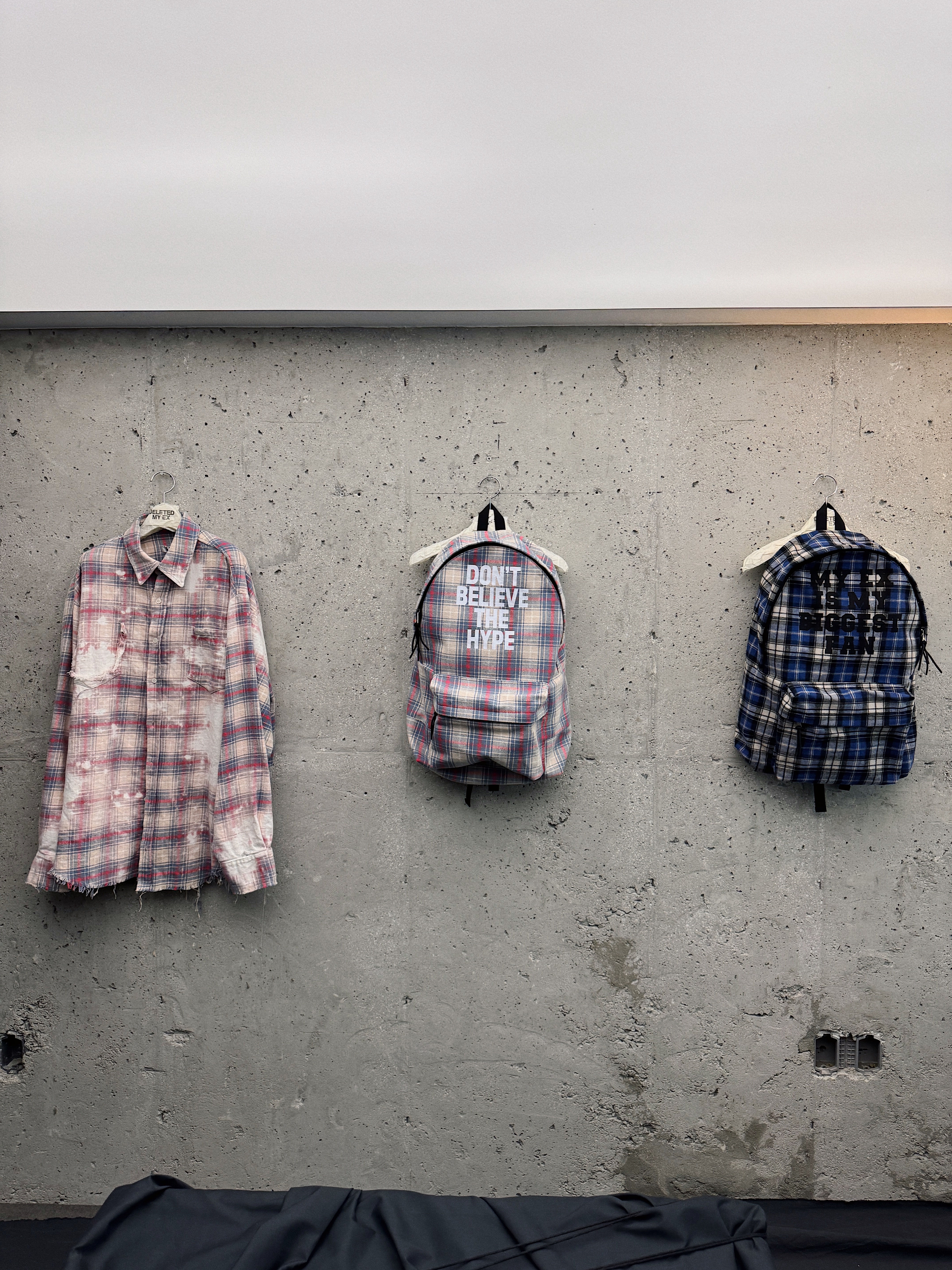 GRAILZ Distressed Check Shirts Ivory, Chrome Hearts Horseshoe Beanie Black 착용 스타일 - 2