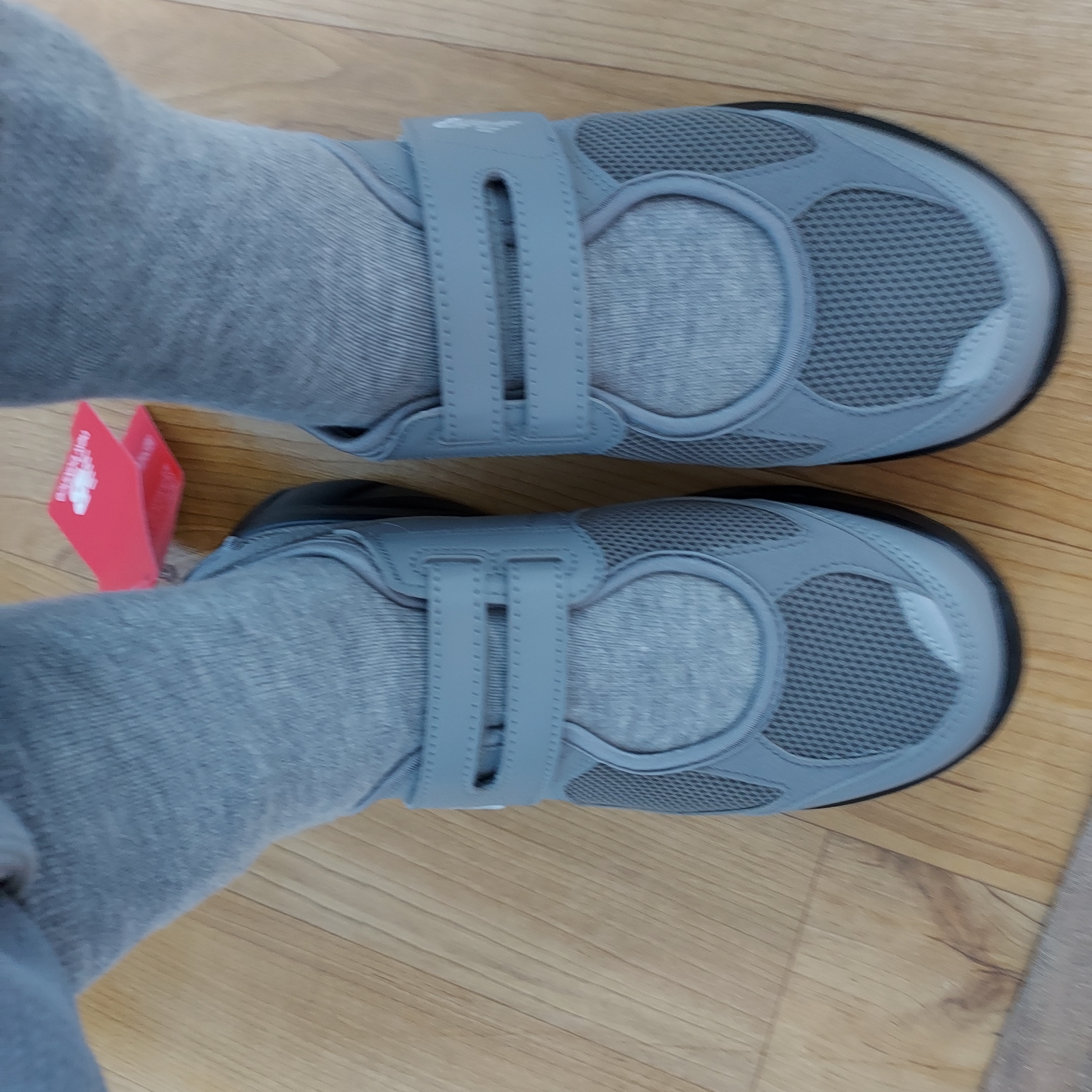 (W) New Balance Breeze SD2202 Gray 착용 스타일