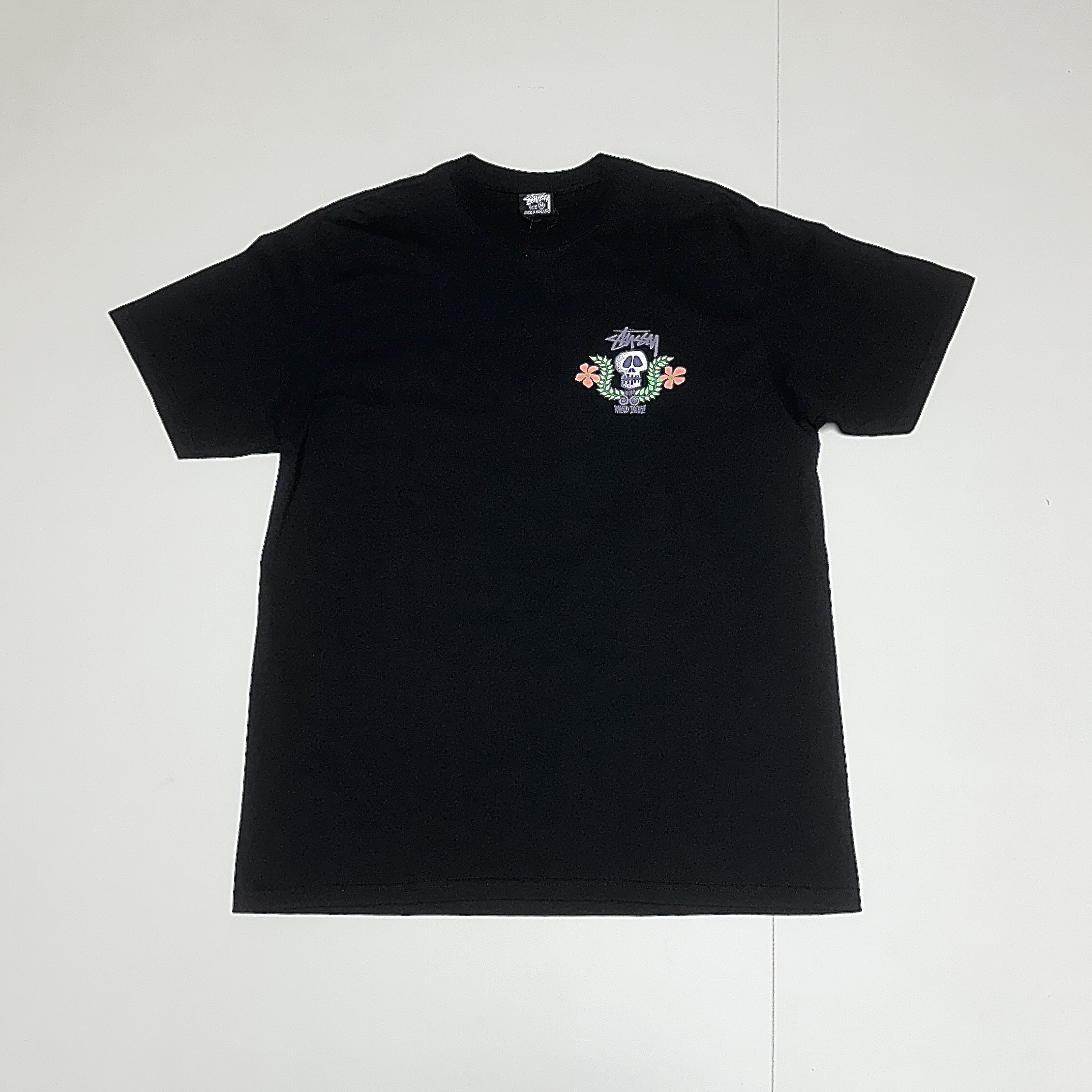 Stussy Skull Crest T-Shirt Black 착용 스타일 - 2