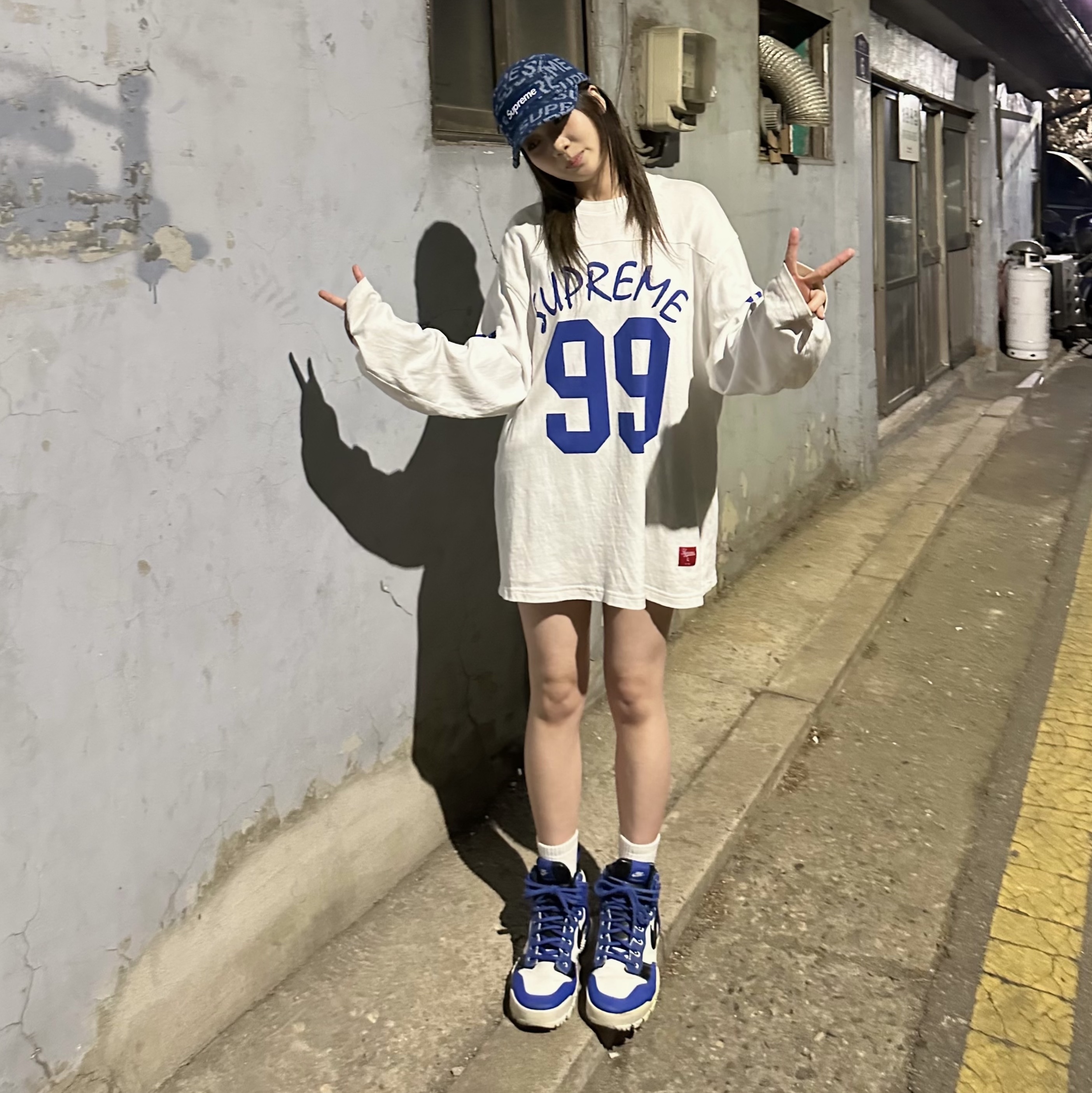 Supreme Terry Spellout Camp Cap Blue - 22SS, Supreme 99 LS Football Top Stone - 24SS 착용 스타일 - 6