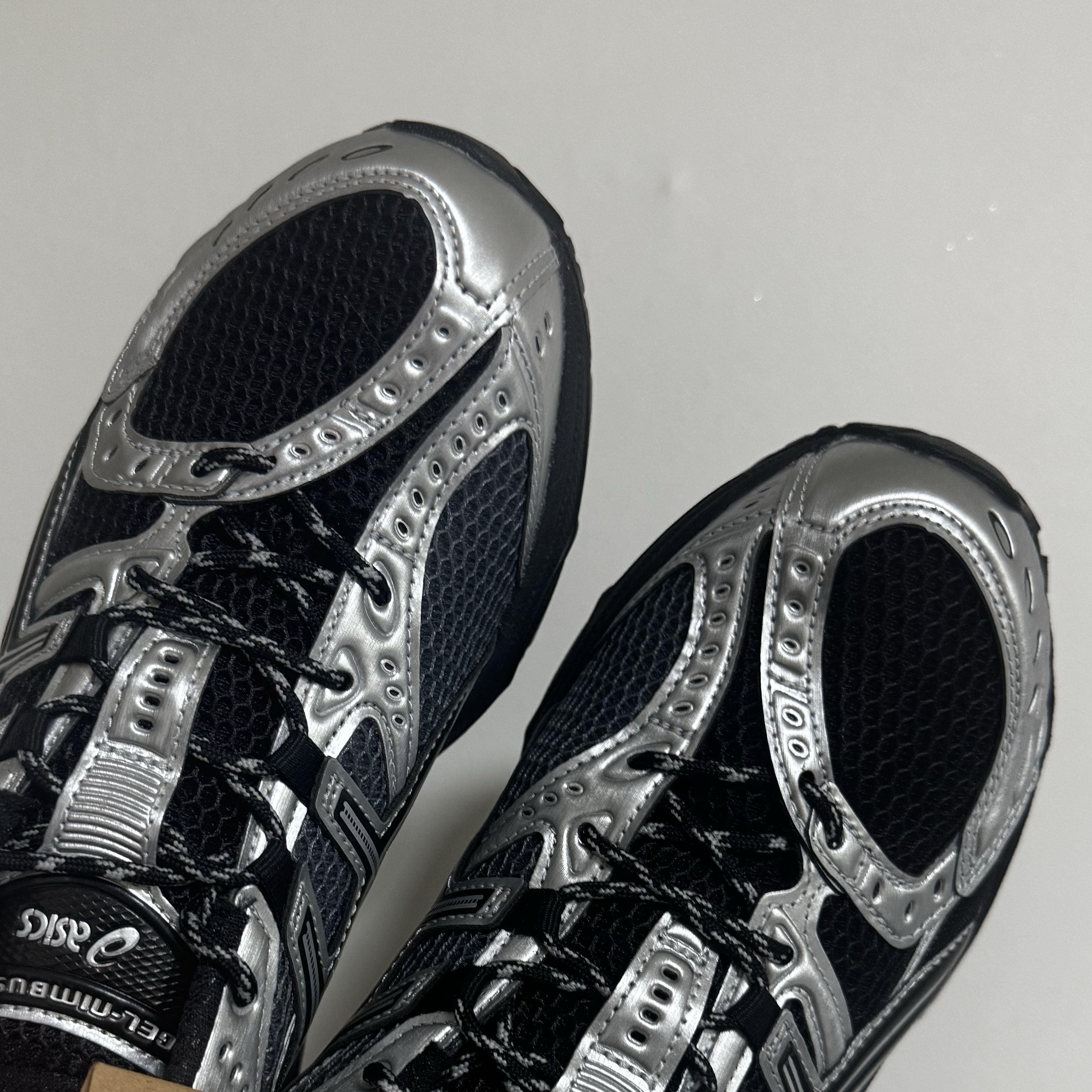 Asics Gel-Nimbus 10.1 Black Pure Silver - Korea Exclusive 착용 스타일 - 4
