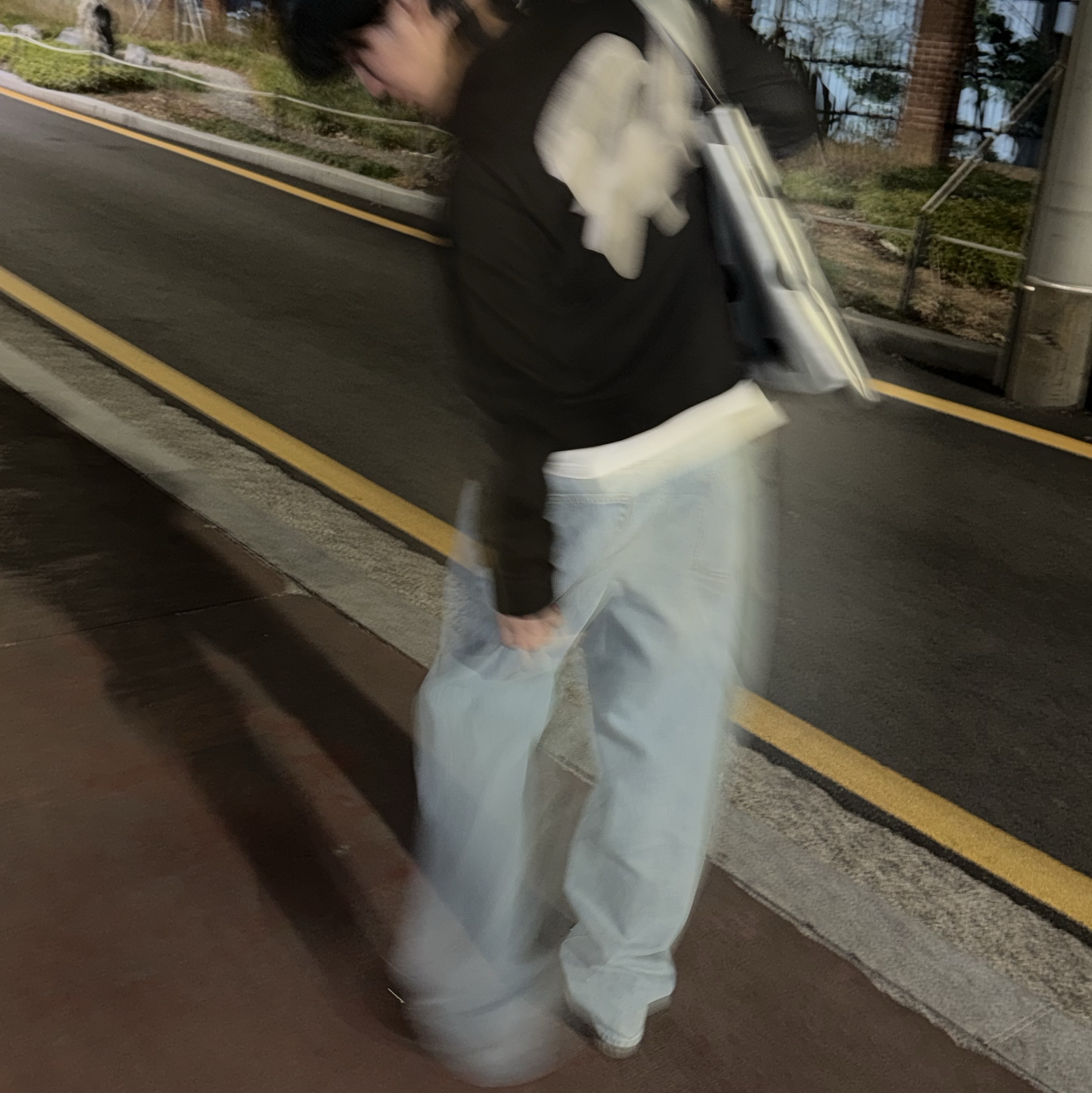 Honey Scoop House Mountain Work Jacket Black, Stussy Denim Big OL' Jean Light Wash 착용 스타일