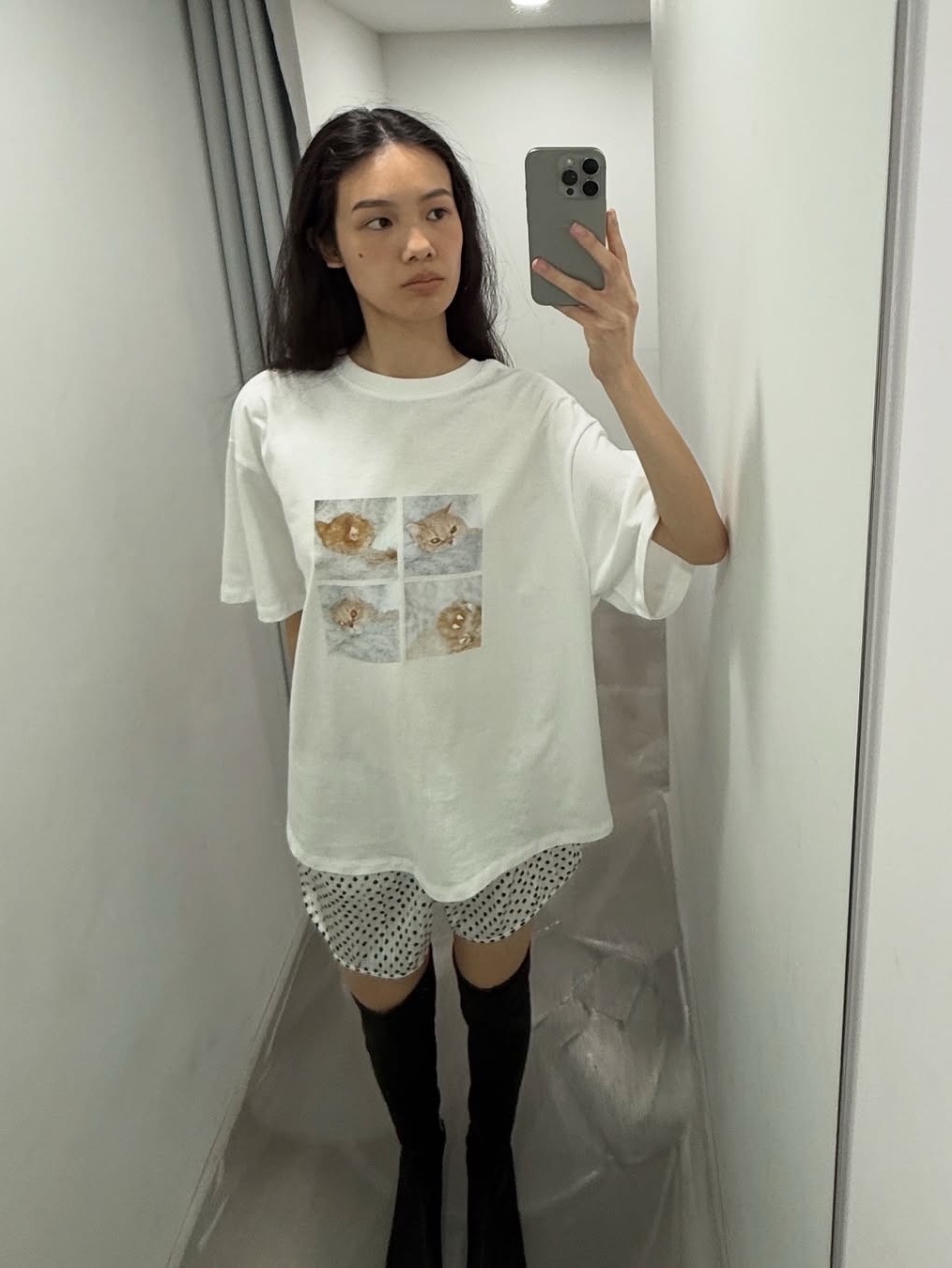 GIMMETHEYOUNG G_Love Cat T-shirt_L  White, GIMMETHEYOUNG G_Love Cat T-shirt_L  Pink 착용 스타일 - 1