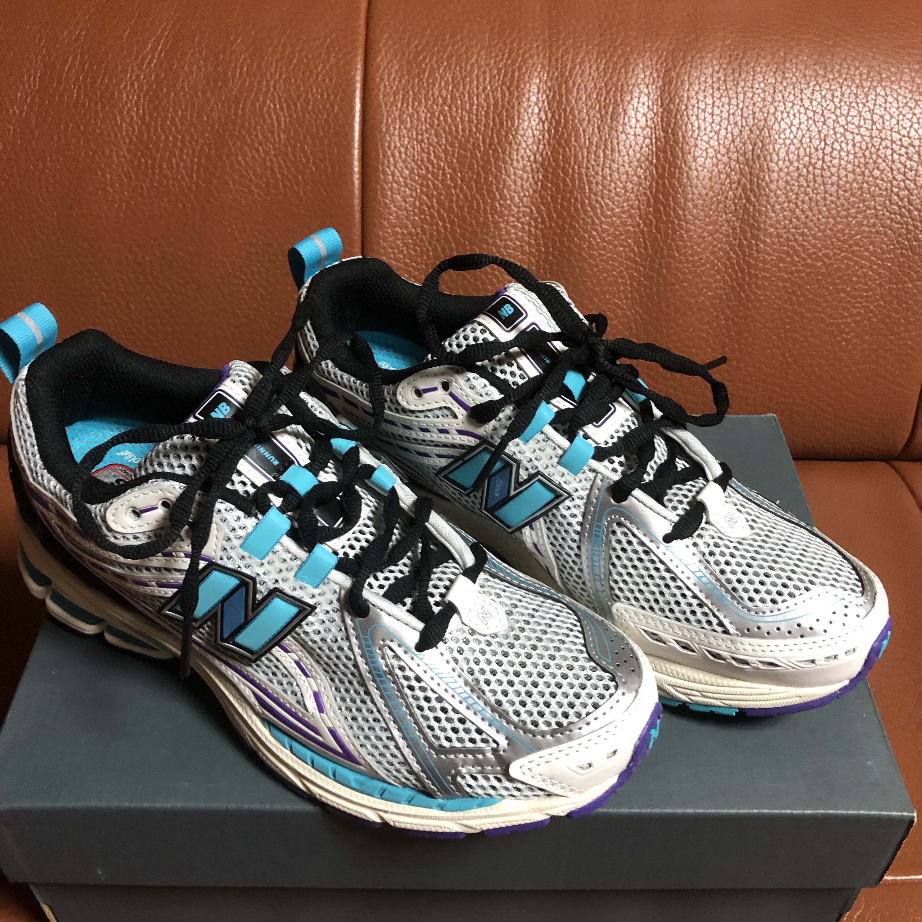 New Balance 1906R White Virtual Blue 착용 스타일