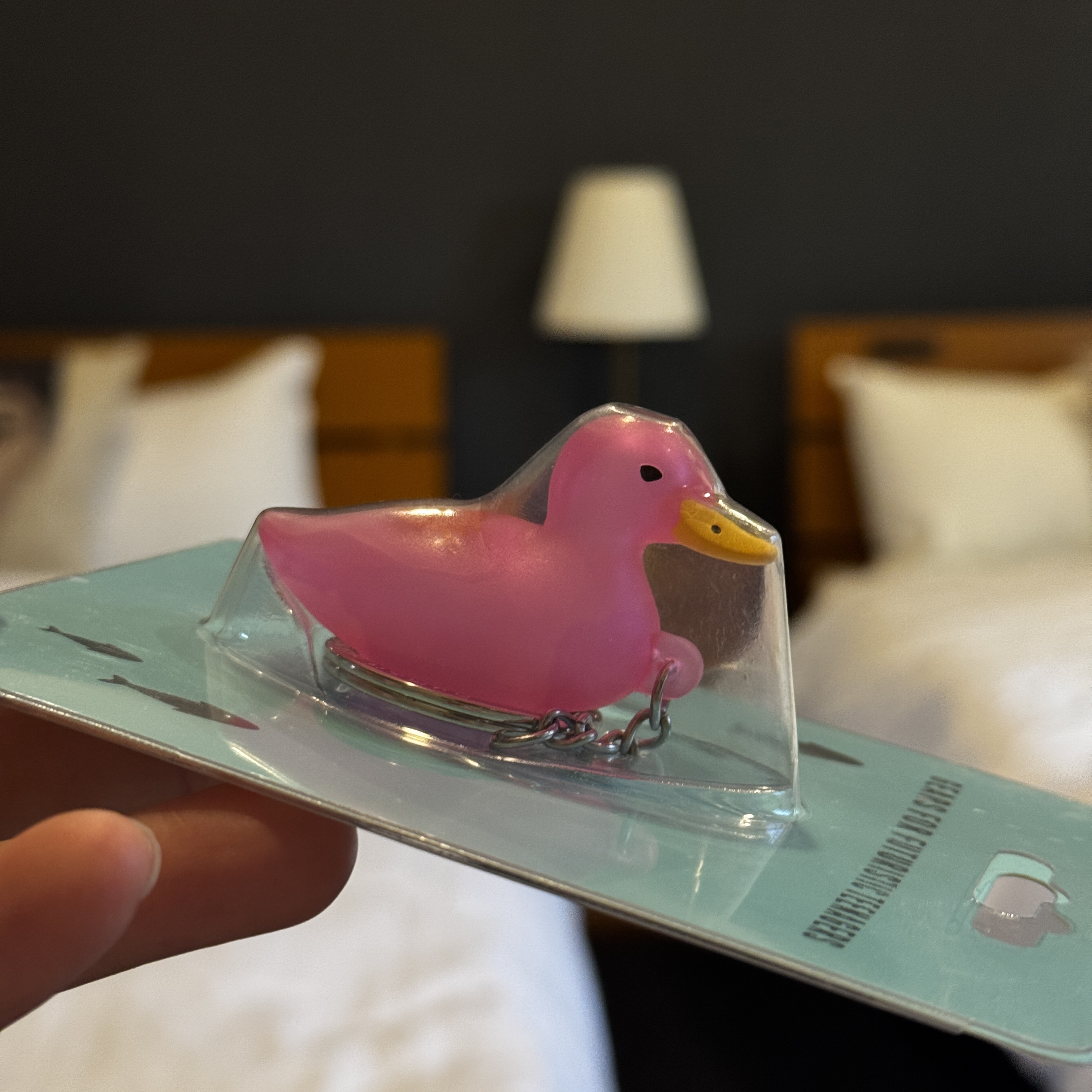 Human Made Duck PVC Key Chain Black, Human Made Duck PVC Key Chain Green 착용 스타일 - 3