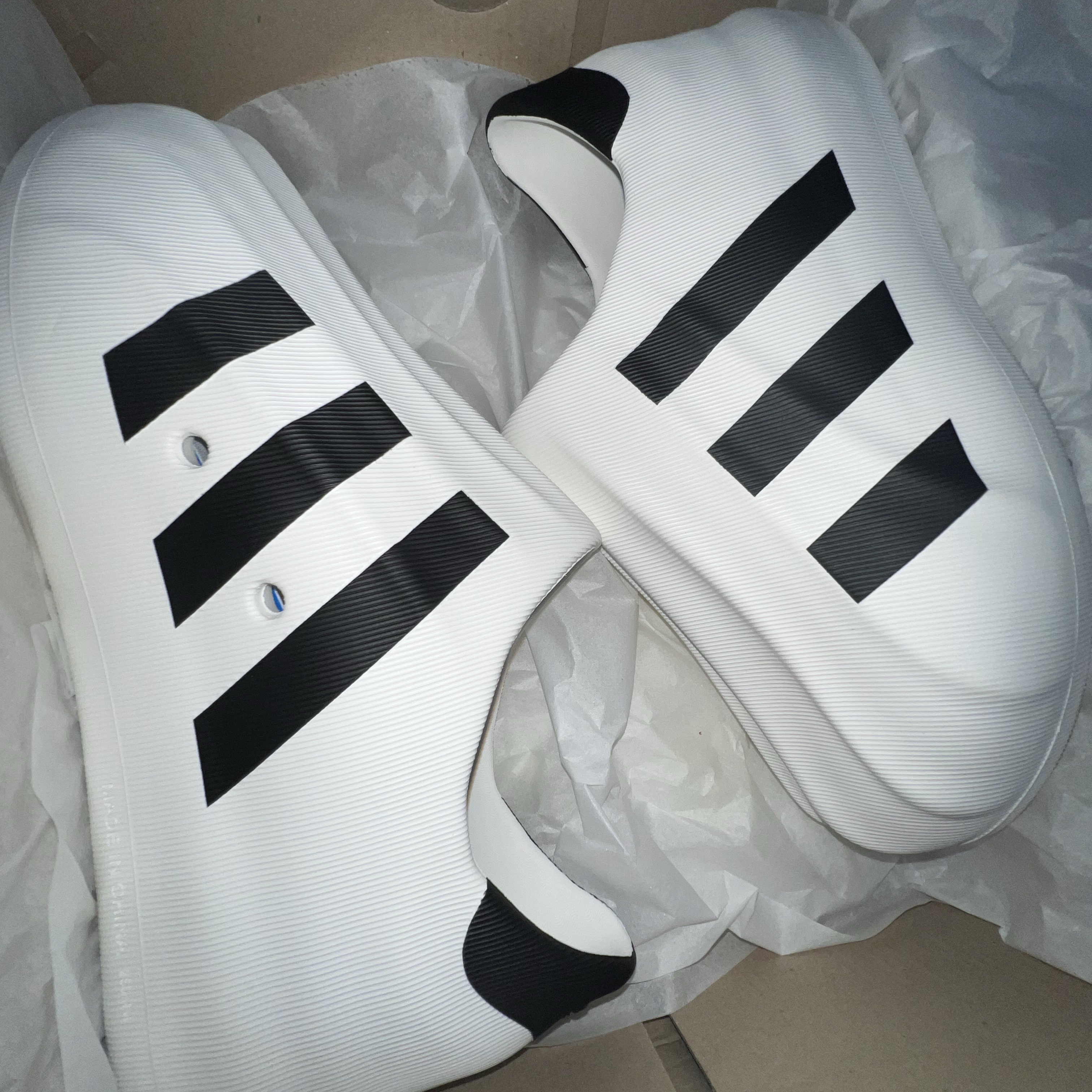 Adidas Adifom Superstar Core White 착용 스타일