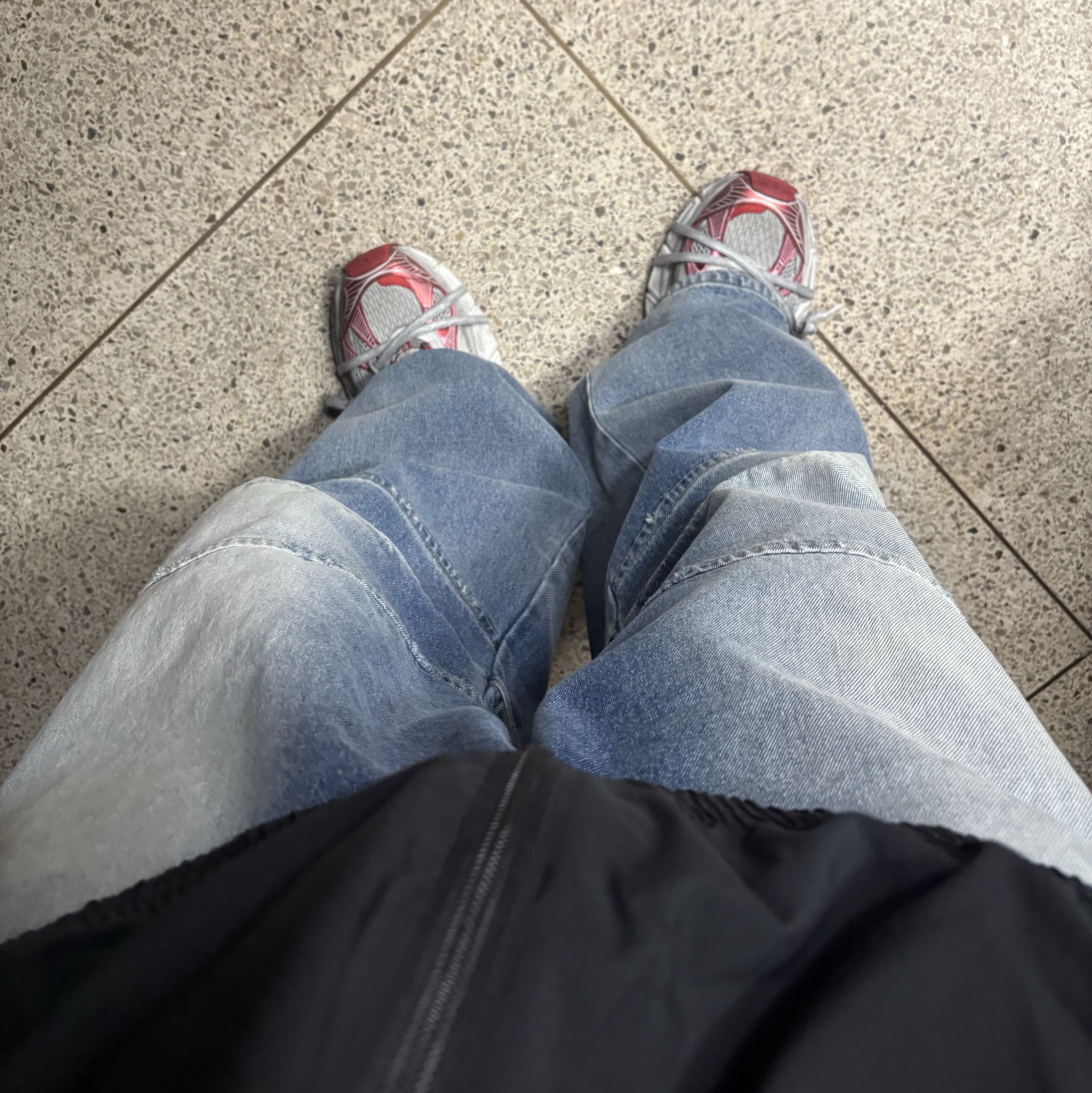 Balenciaga 3XL Sneakers White Red, (W) Adidas Adilenium Oversized Track Top Black - US Sizing 착용 스타일
