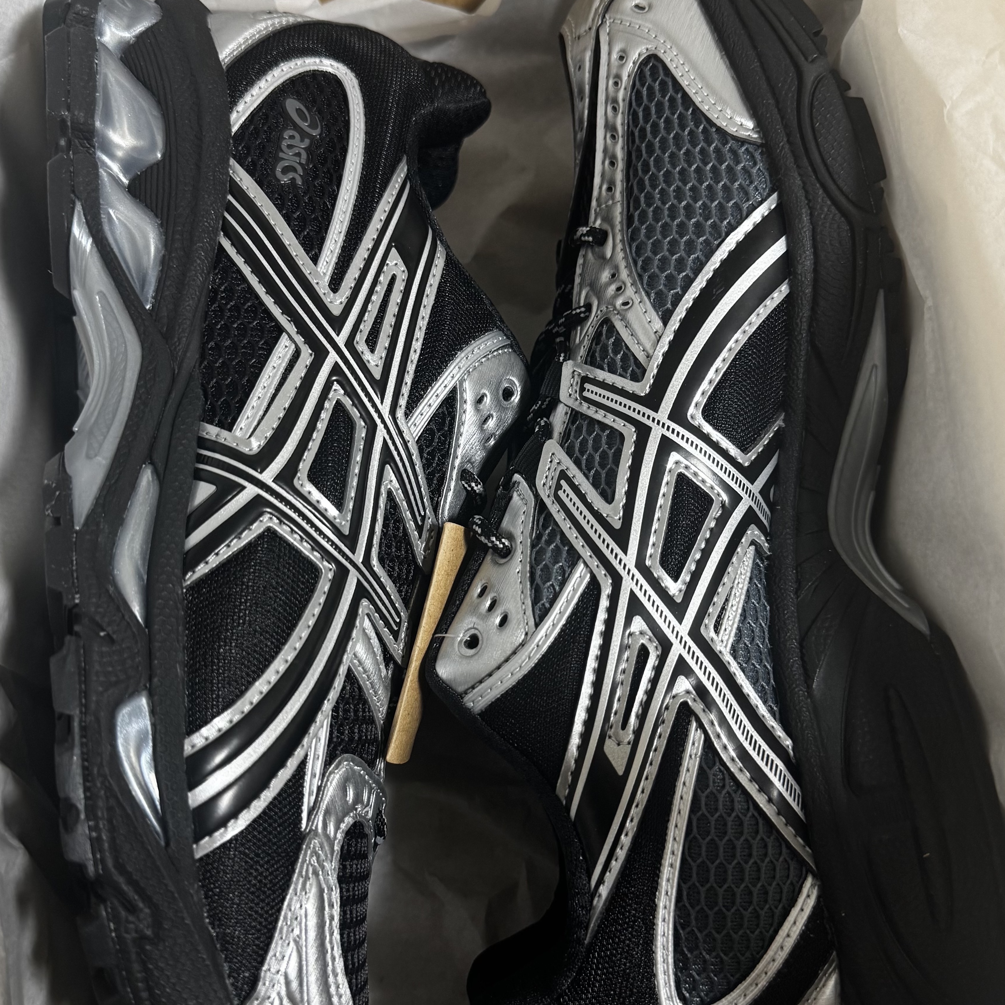 Asics Gel-Nimbus 10.1 Black Pure Silver - Korea Exclusive 착용 스타일 - 1