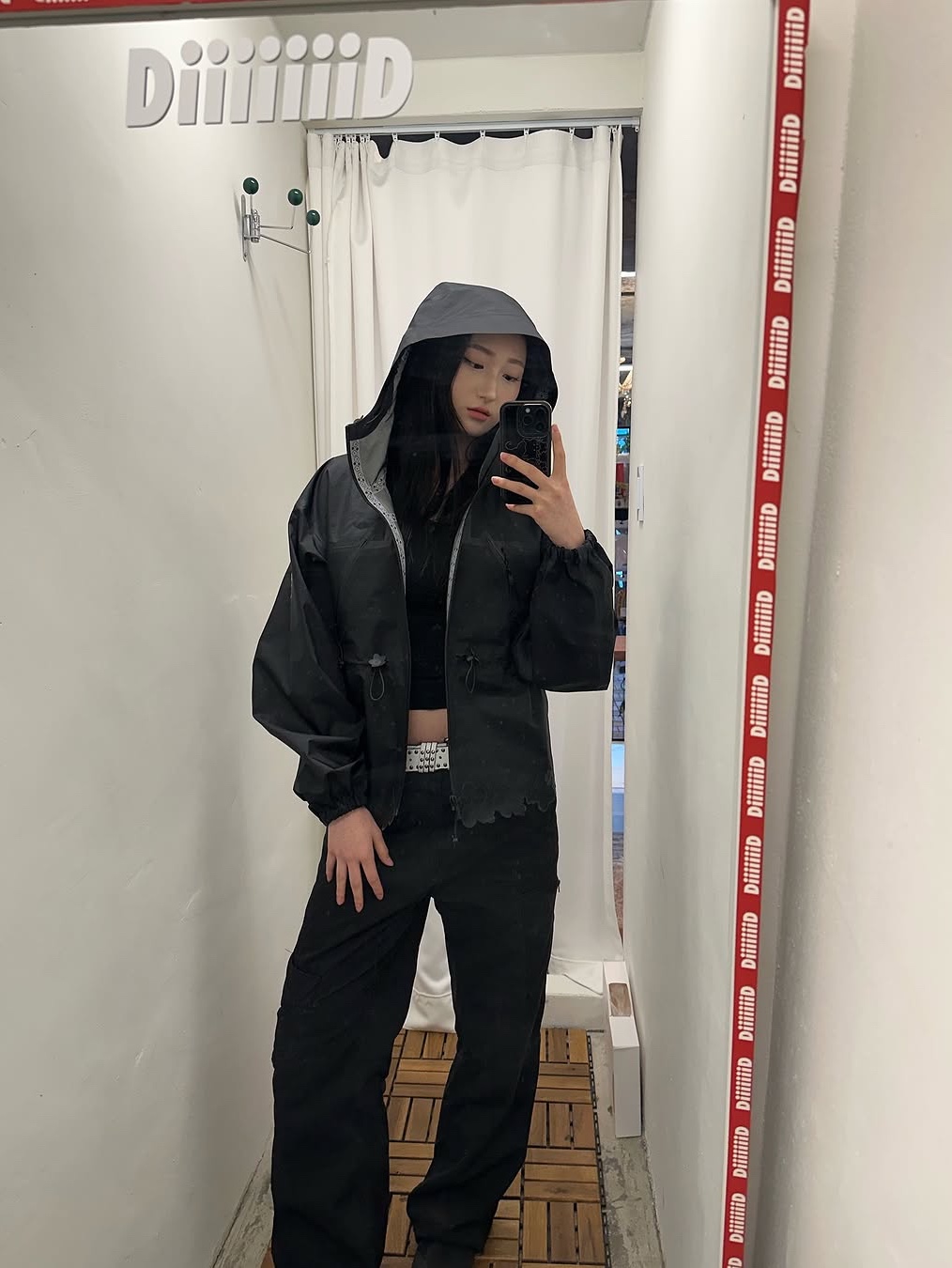 (W) The North Face x Cecilie Bahnsen Short 85 Mountain Jacket TNF Black 착용 스타일 - 3
