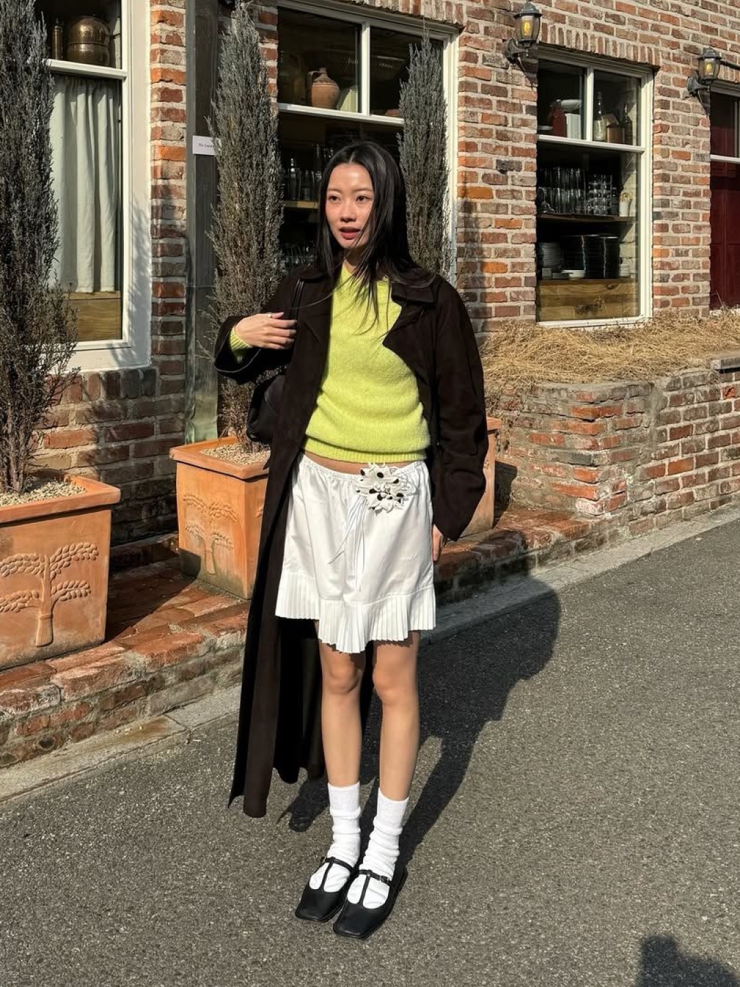 파르벵 펜스 트렌치 코트 코블스톤, 풀오브썬 고스트 인더 쉘 패널 트렌치 코트 그레이 착용 스타일 - 5
