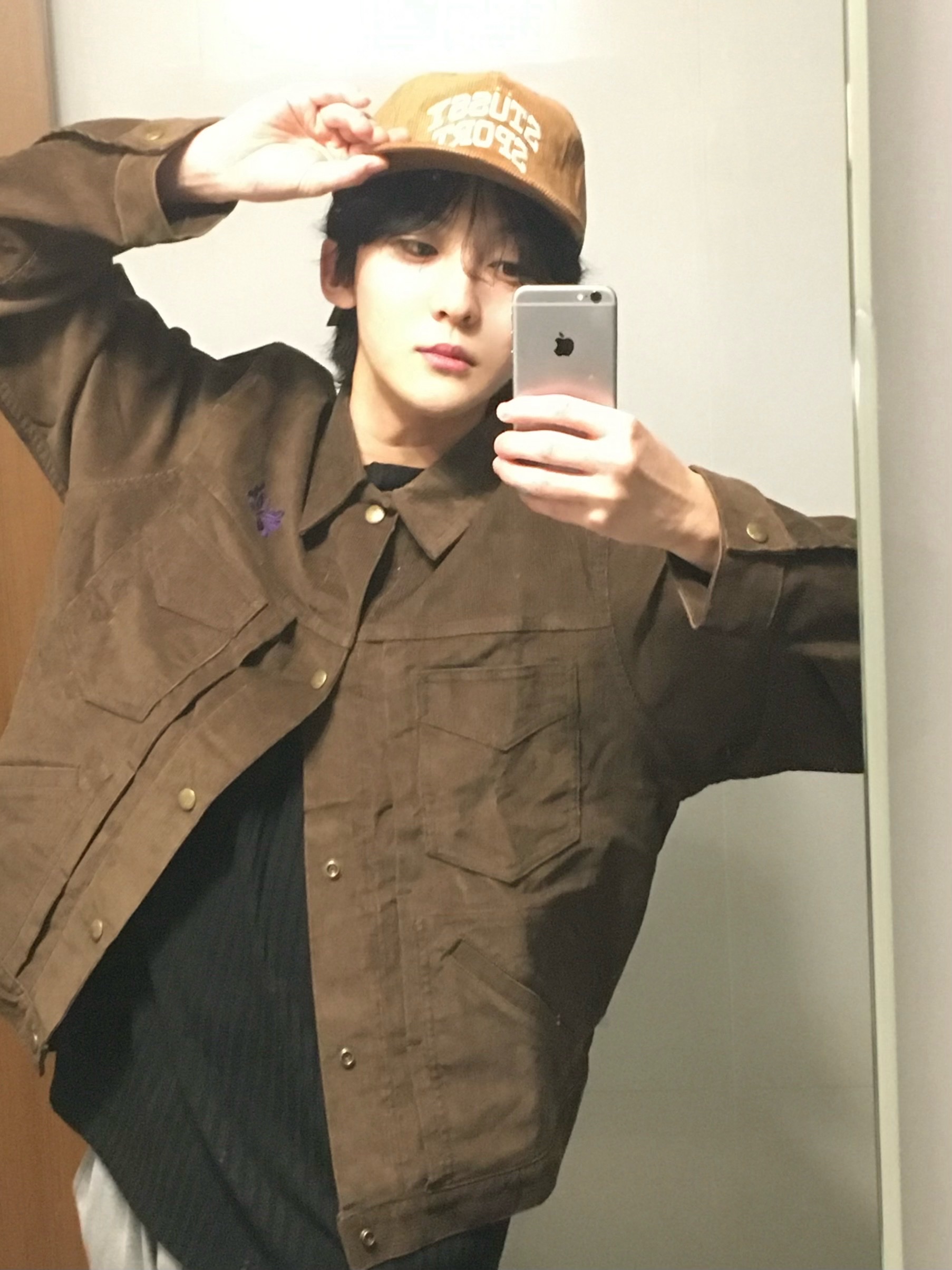 Stussy Mid-Depth Sport Arch Strapback Hazelnut 착용 스타일 - 1