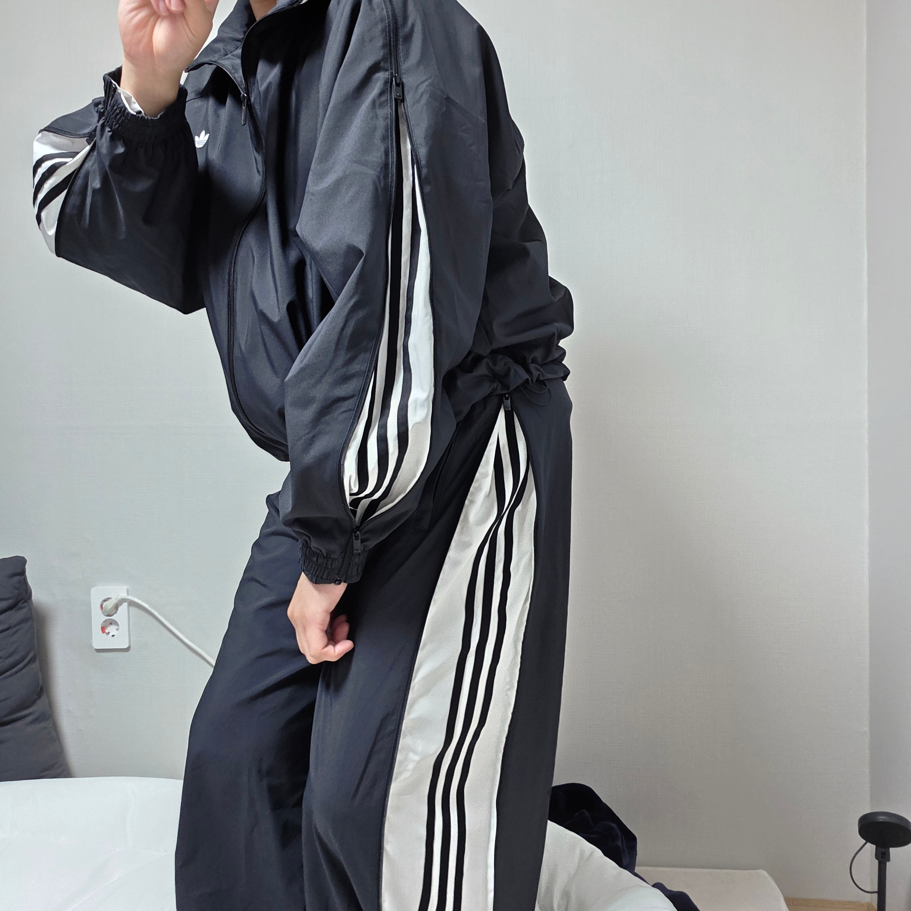 (W) Adidas Adilenium Season 3 Zip Track Joggers Black - KR Sizing, (W) Adidas Adilenium Season 3 Zip Track Top Black - KR Sizing 착용 스타일