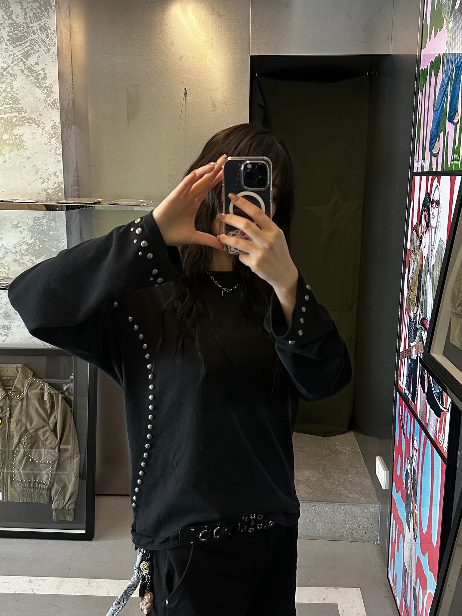 Vacant Archive Chad Stud Long Sleeve Khaki, Vacant Archive Chad Stud Long Sleeve Black 착용 스타일