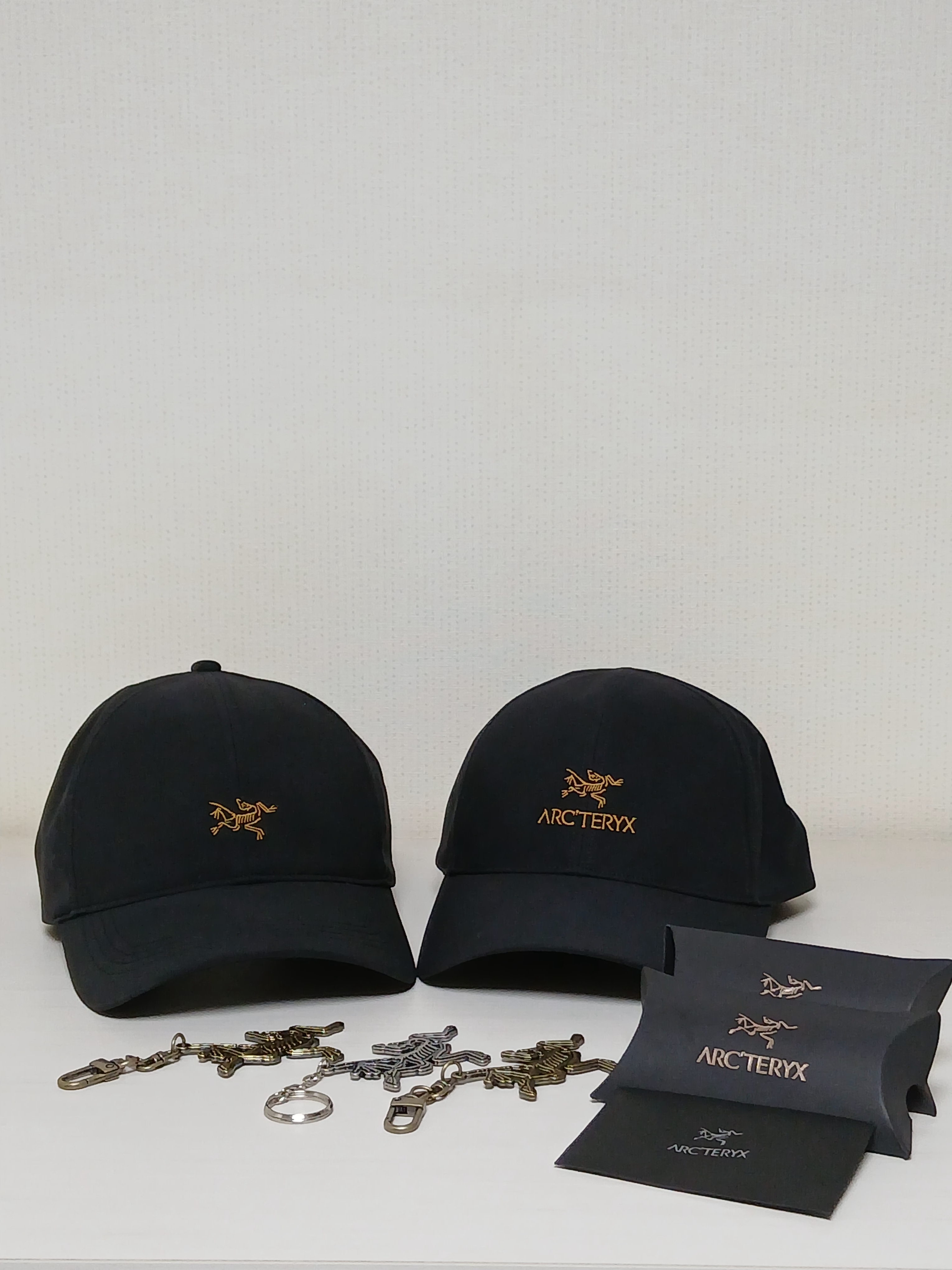 Arc'teryx Bird Word Cap 24K Black, Arc'teryx Small Bird Cap Black 착용 스타일 - 1