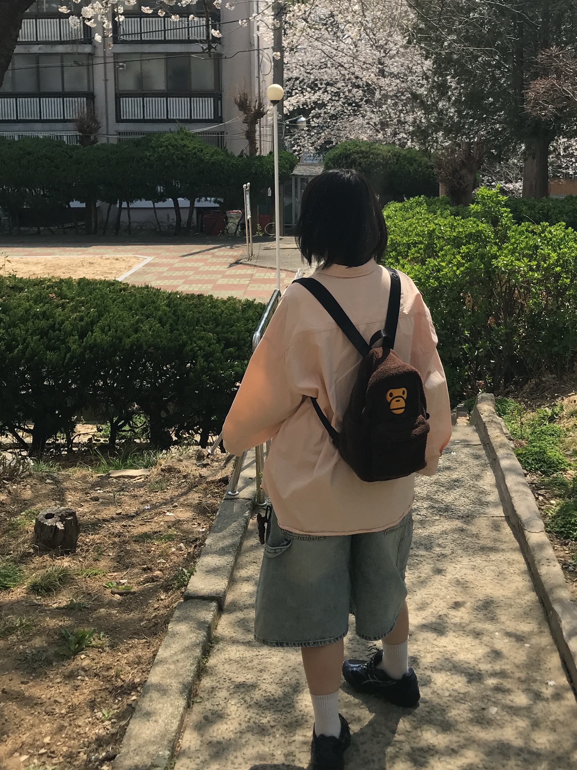BAPE Baby Milo Mini Fur Backpack Brown, Human Made Military Card Case Red 착용 스타일