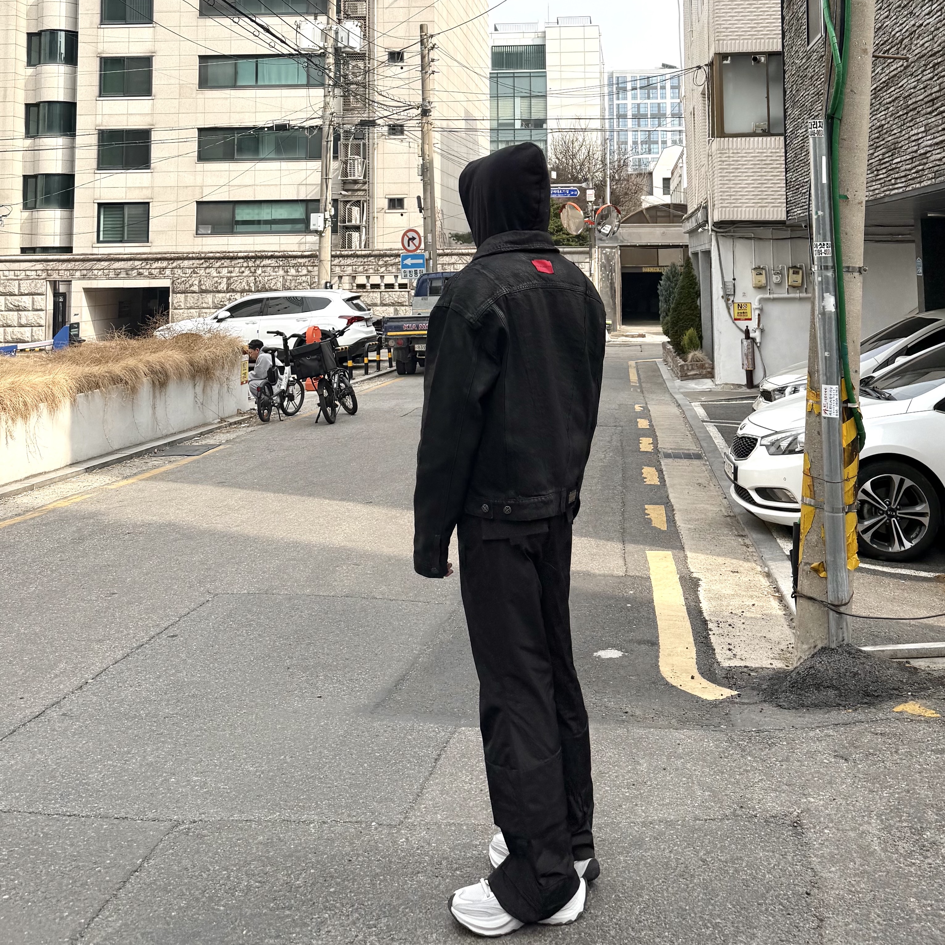 (W) Adidas XLG Metawave Grey Metallic Silver 착용 스타일