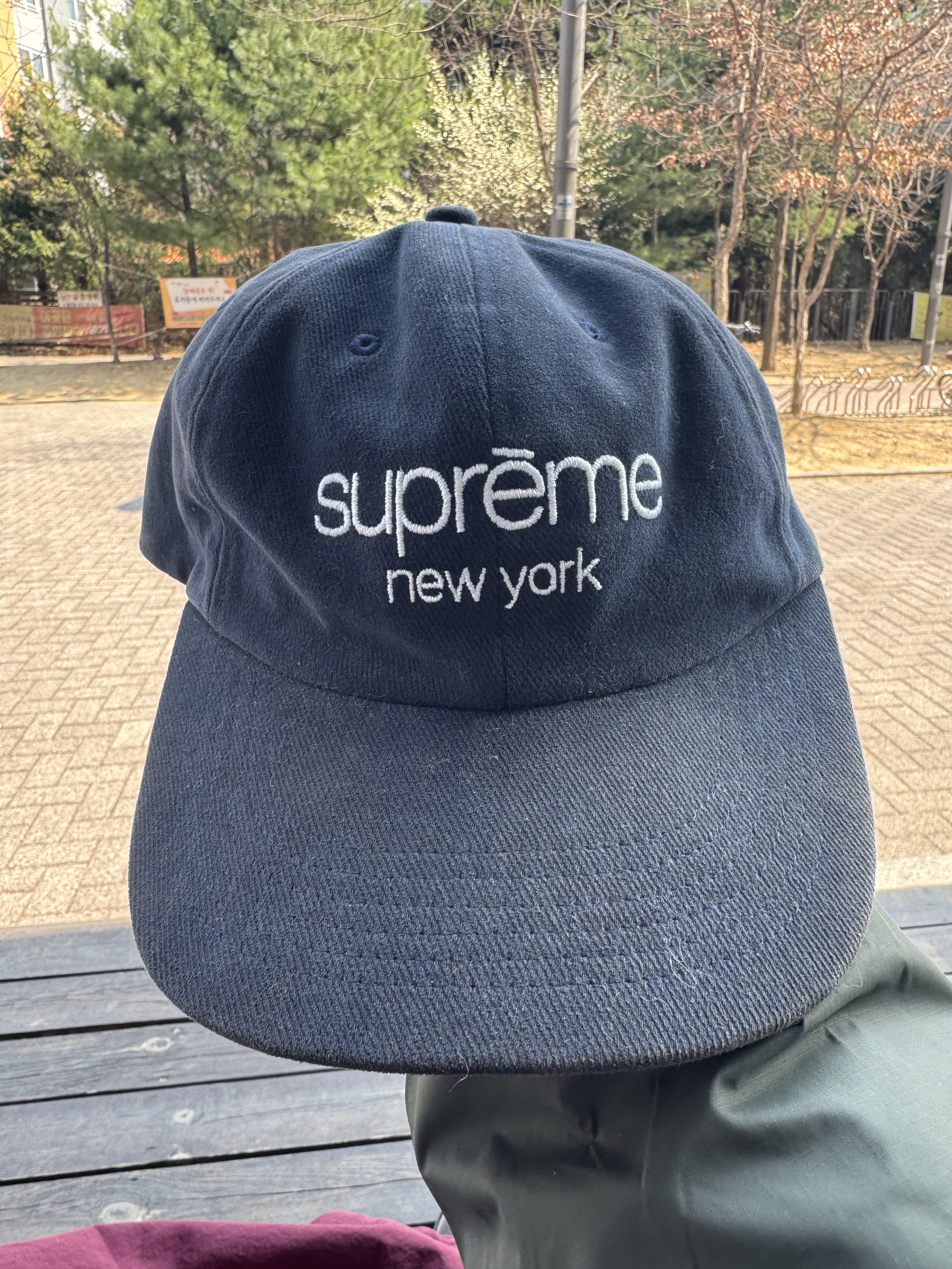 뉴발란스 992 메이드 인 USA 그레이 - D 스탠다드, 팔라스 x 갭 나일론 트랙 바텀 네이비 레드 - 24SS 착용 스타일 - 3