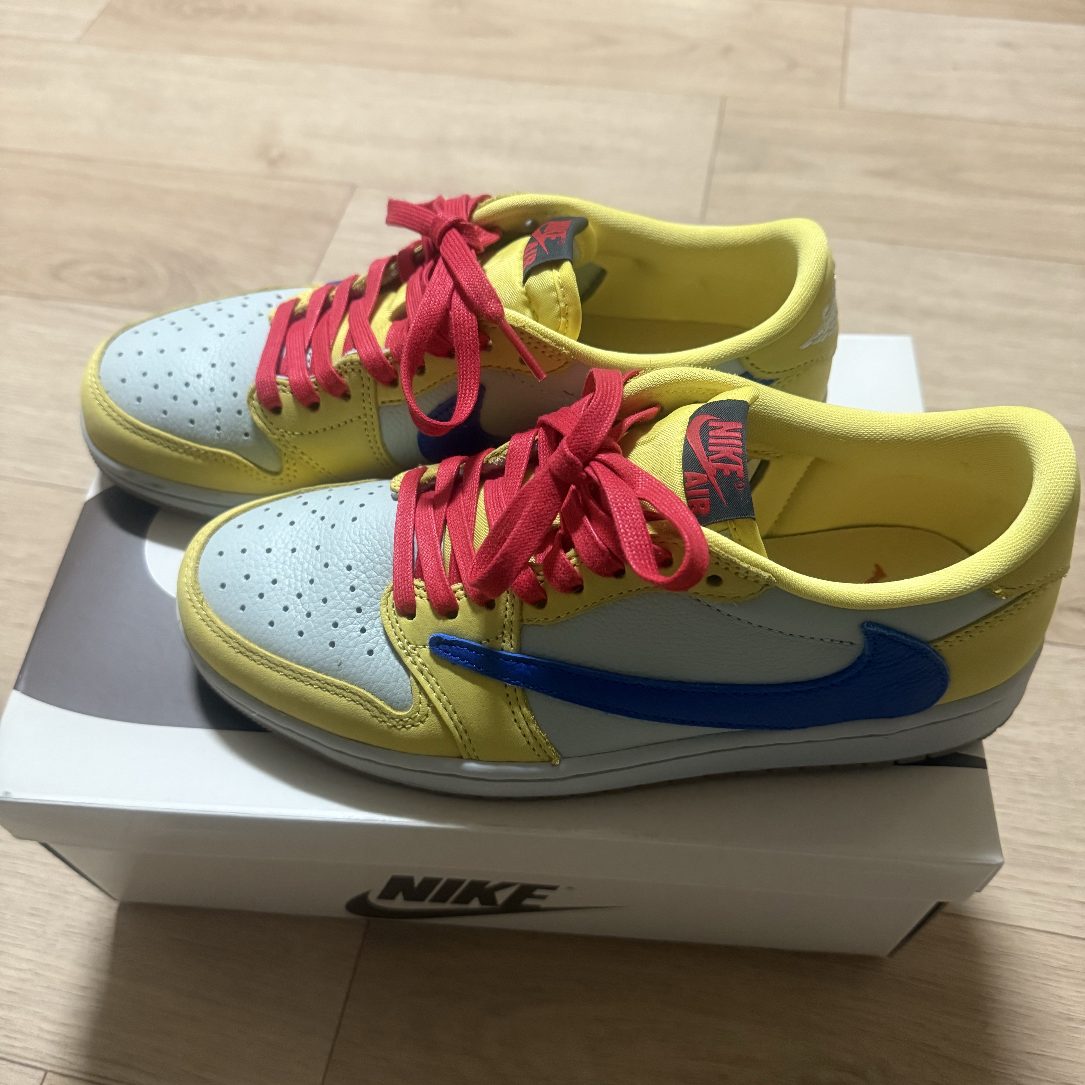 (W) Jordan 1 x Travis Scott Retro Low OG SP Canary 착용 스타일